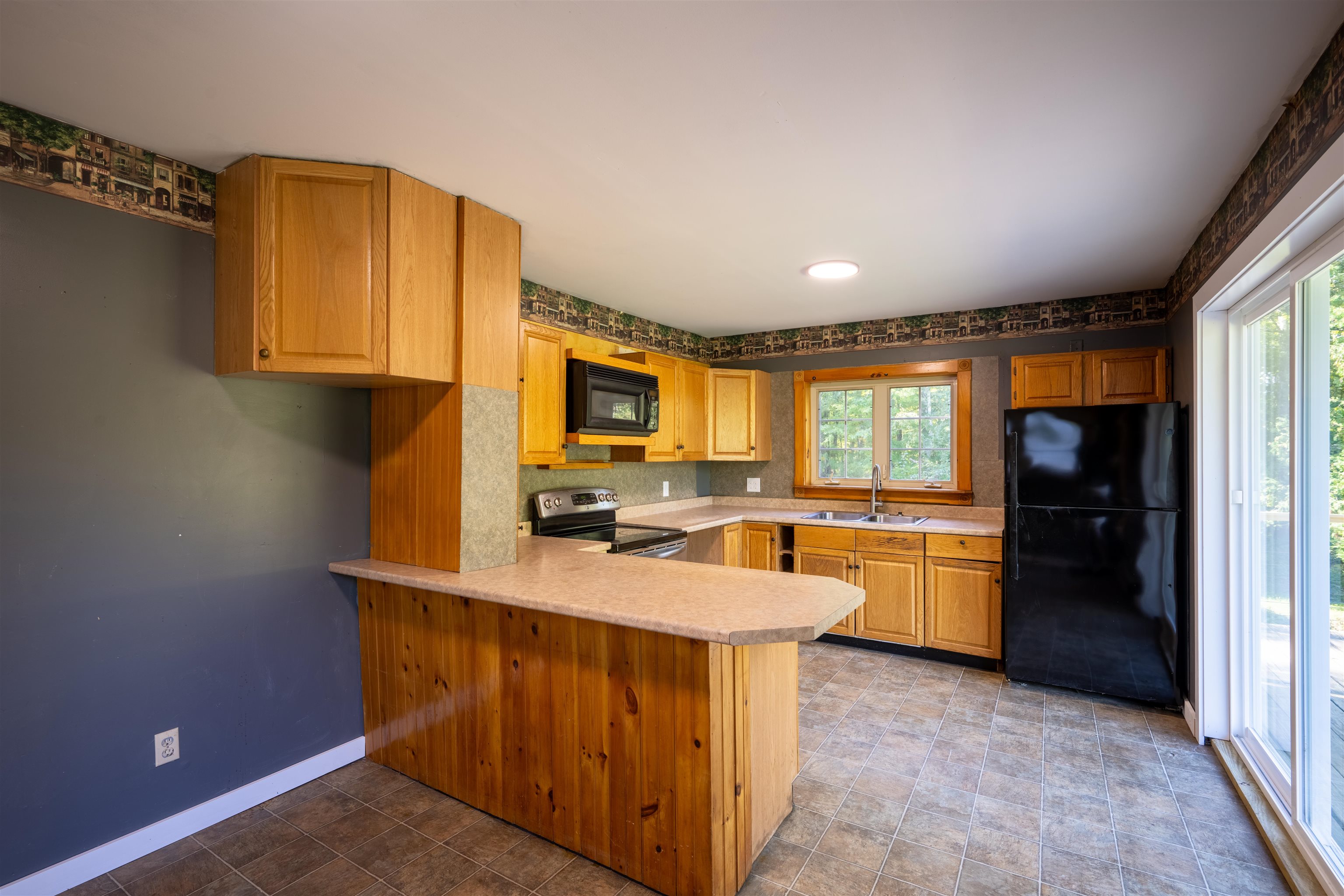 1890 Leland Road Property Photo 10