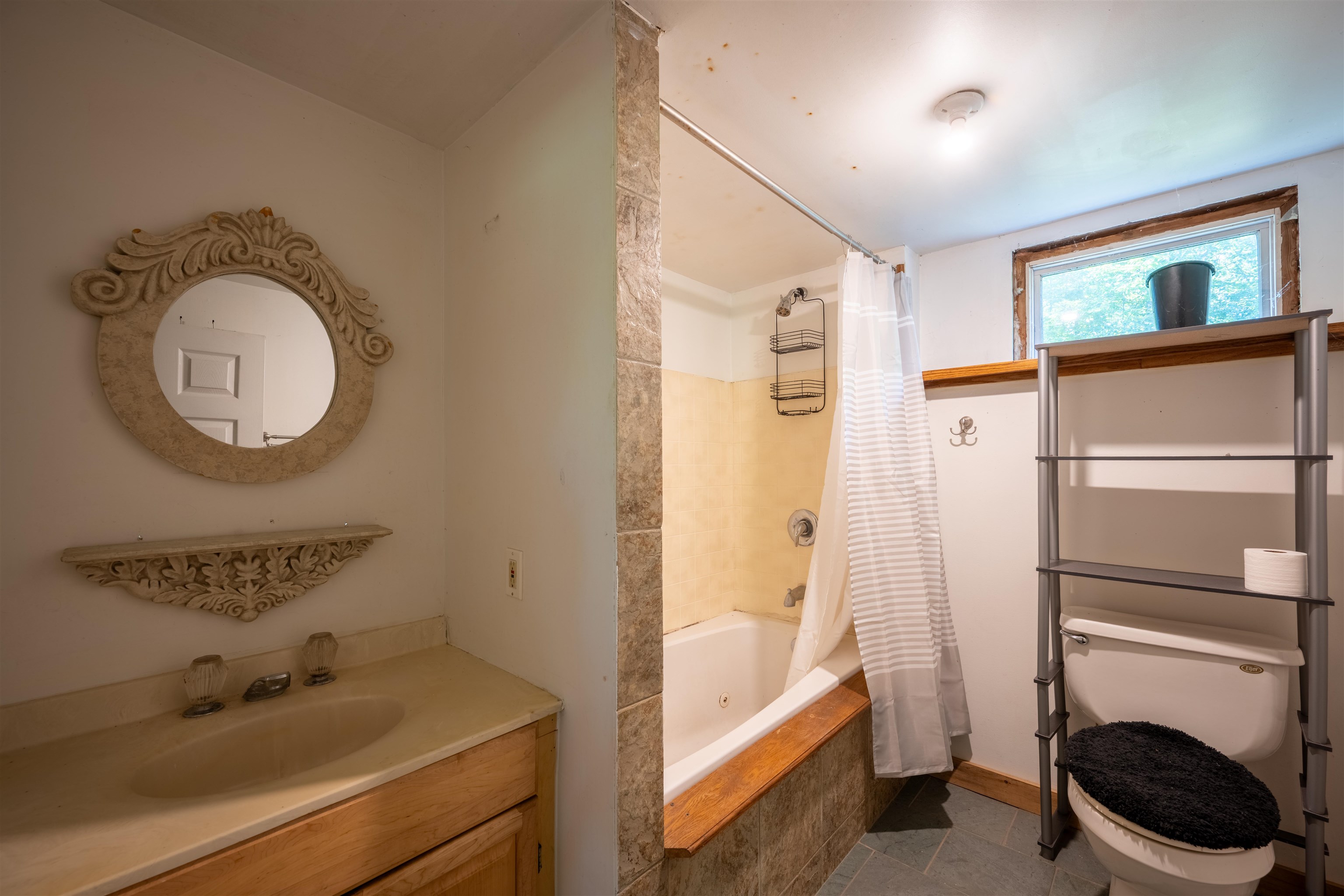 1890 Leland Road Property Photo 22