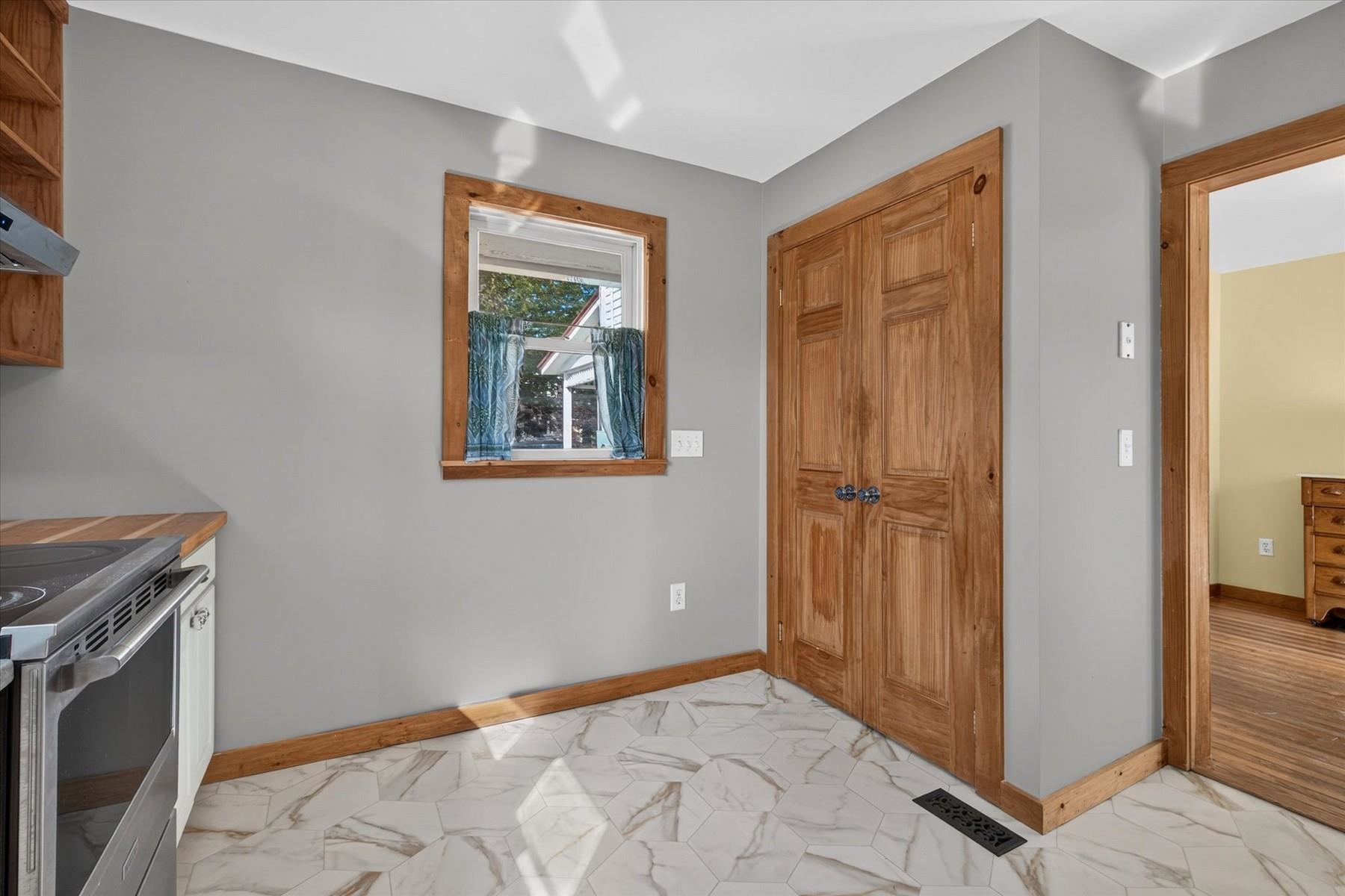 150 School Street Property Photo 17