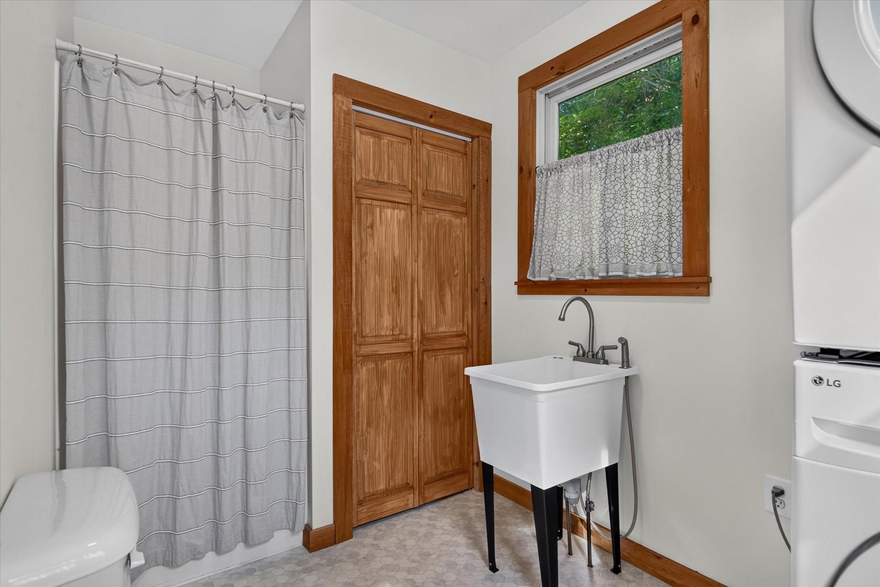 150 School Street Property Photo 20