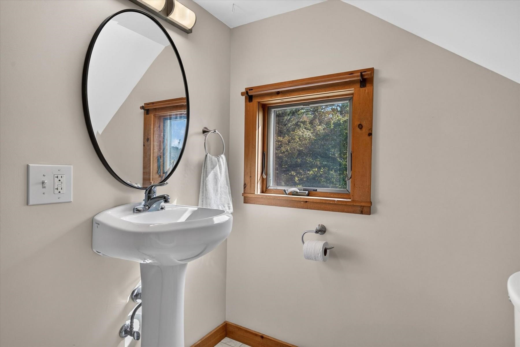 150 School Street Property Photo 28