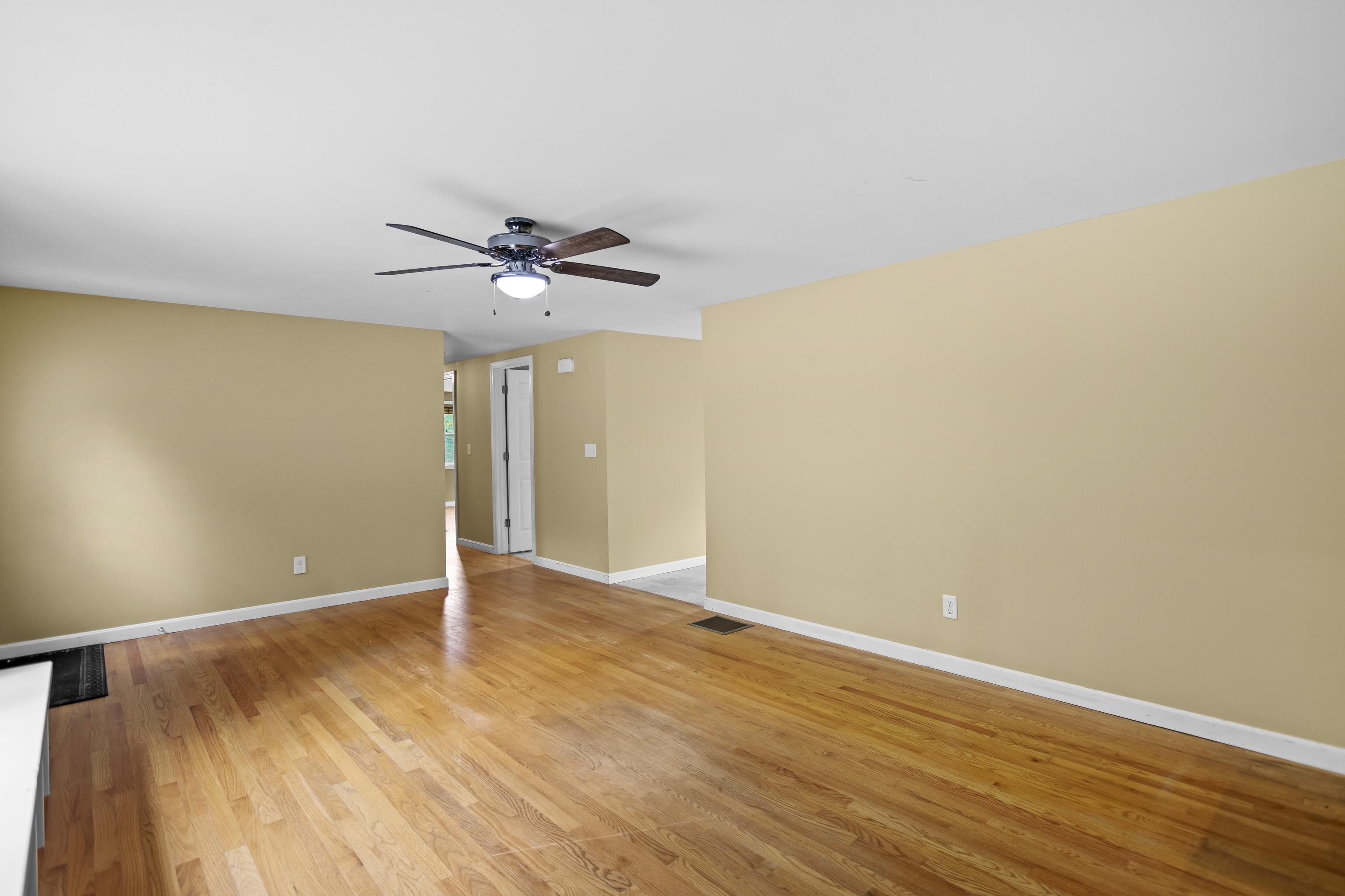 681 West Road Property Photo 9
