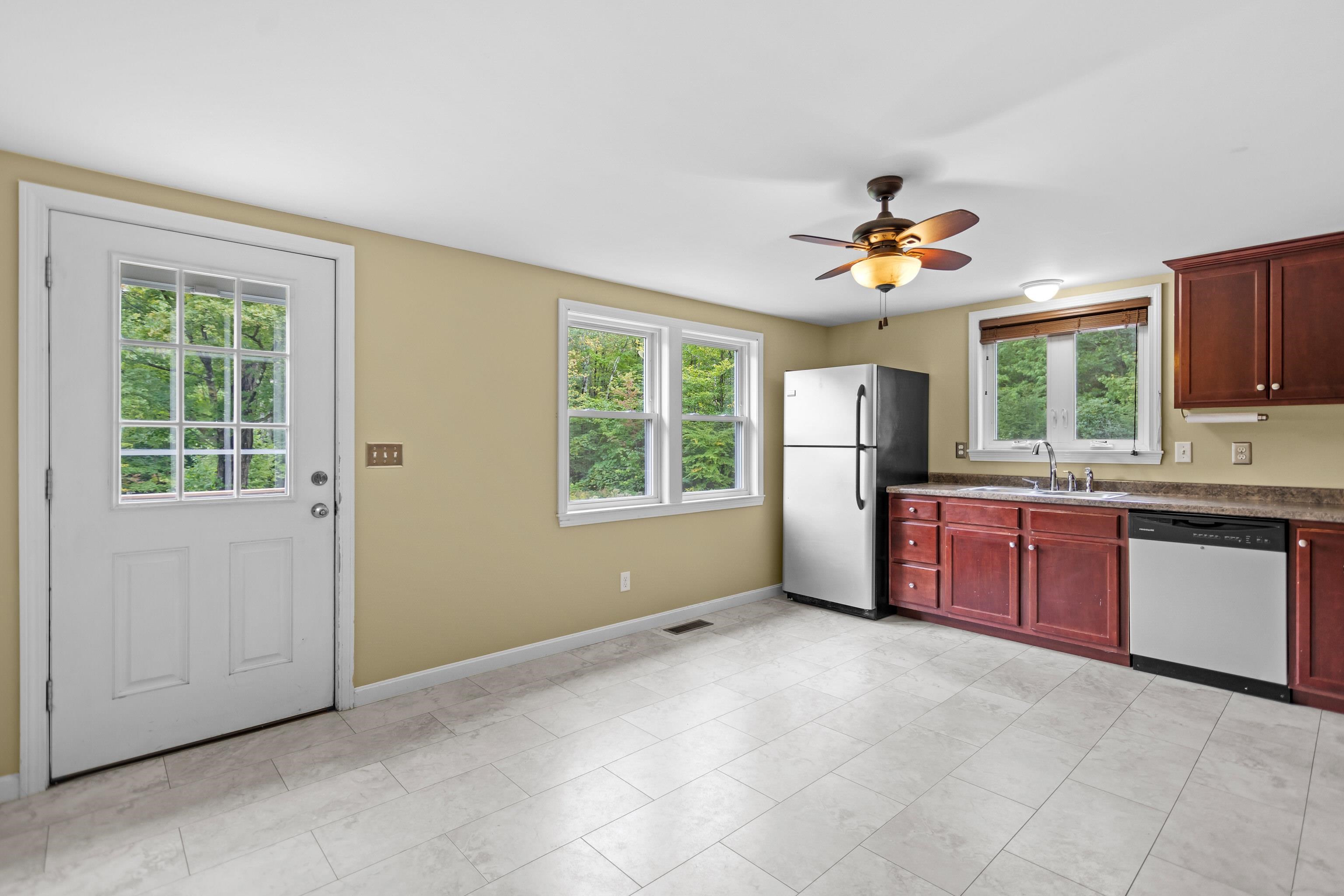 681 West Road Property Photo 11