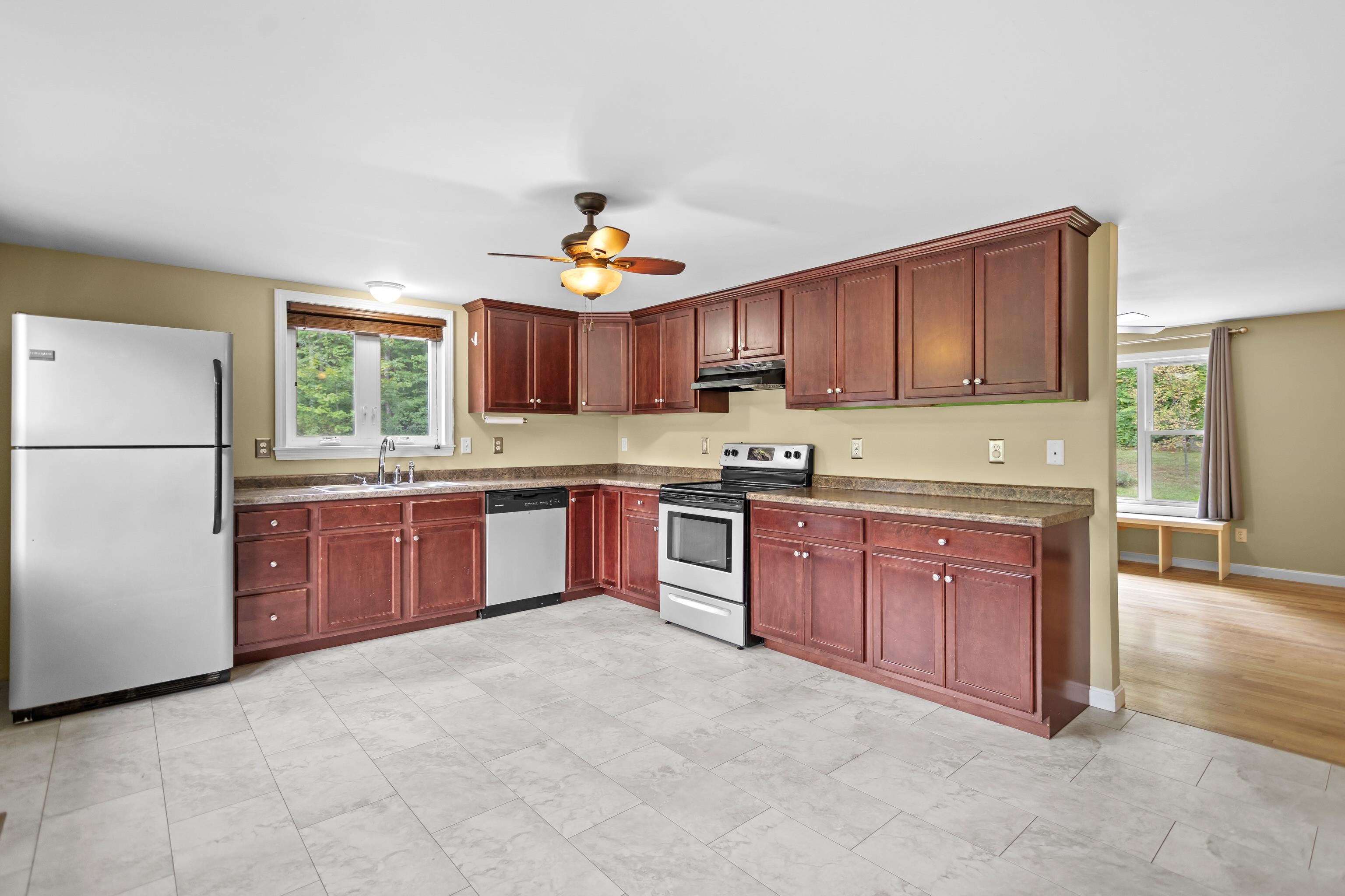 681 West Road Property Photo 12