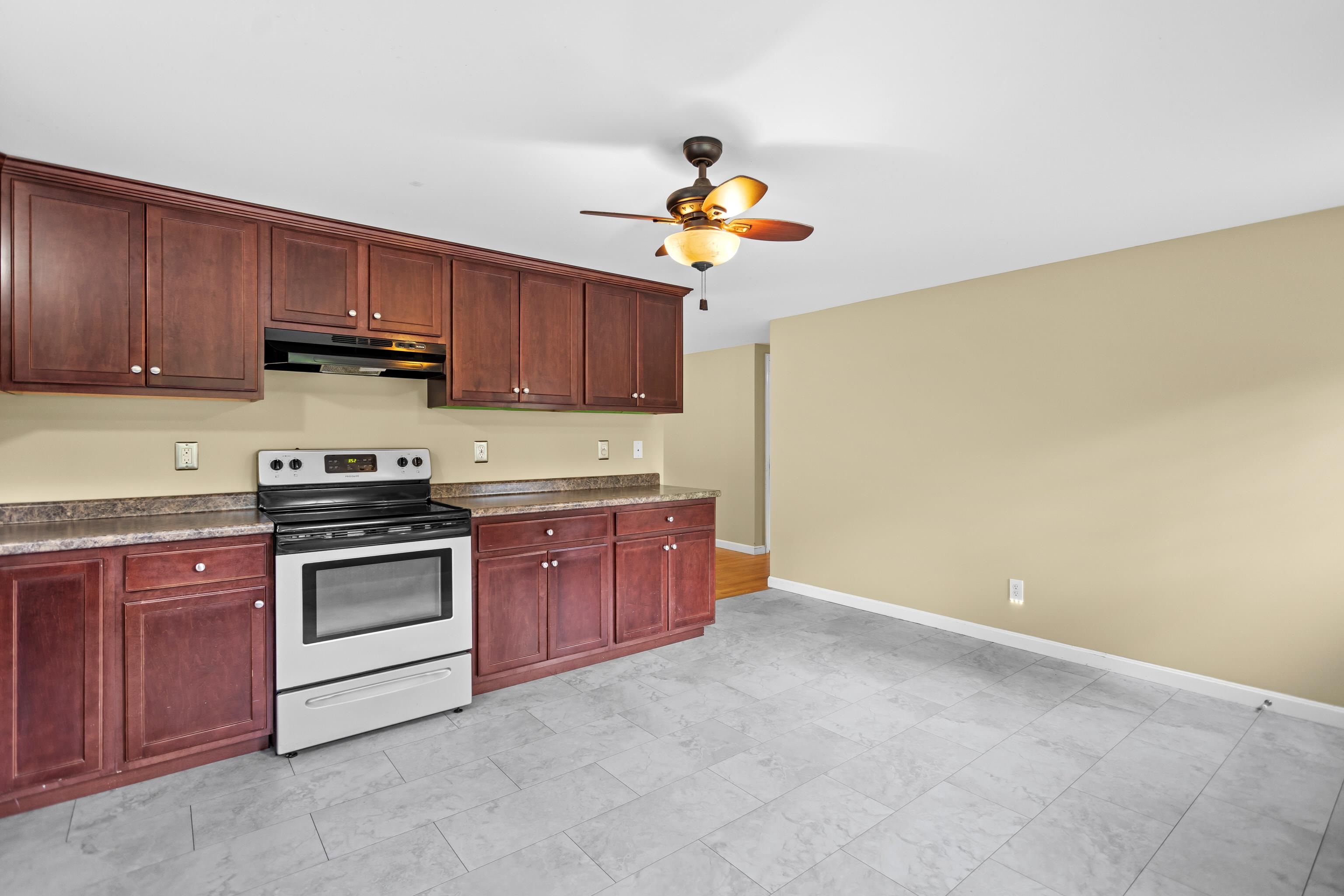 681 West Road Property Photo 13