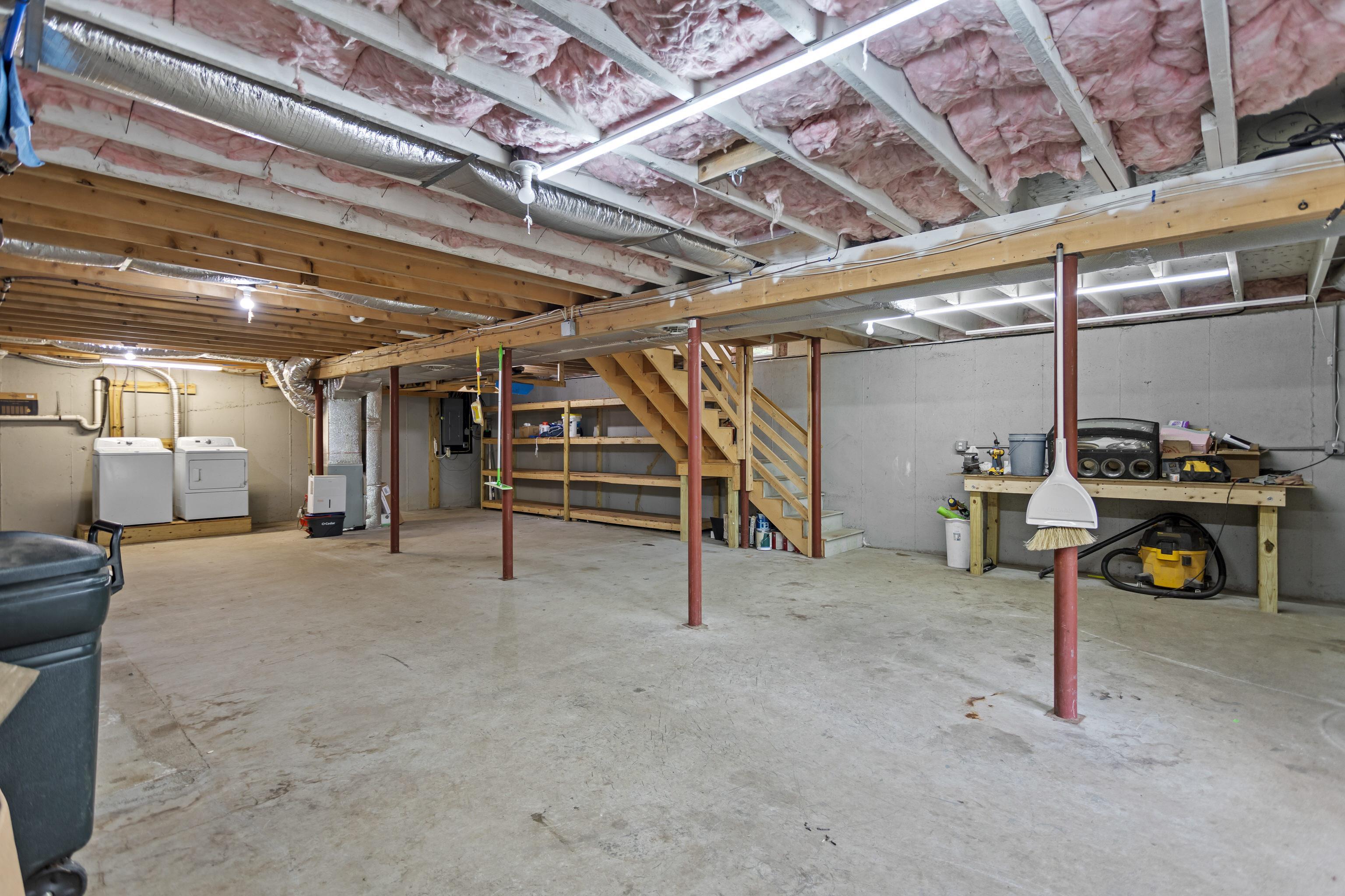 681 West Road Property Photo 28
