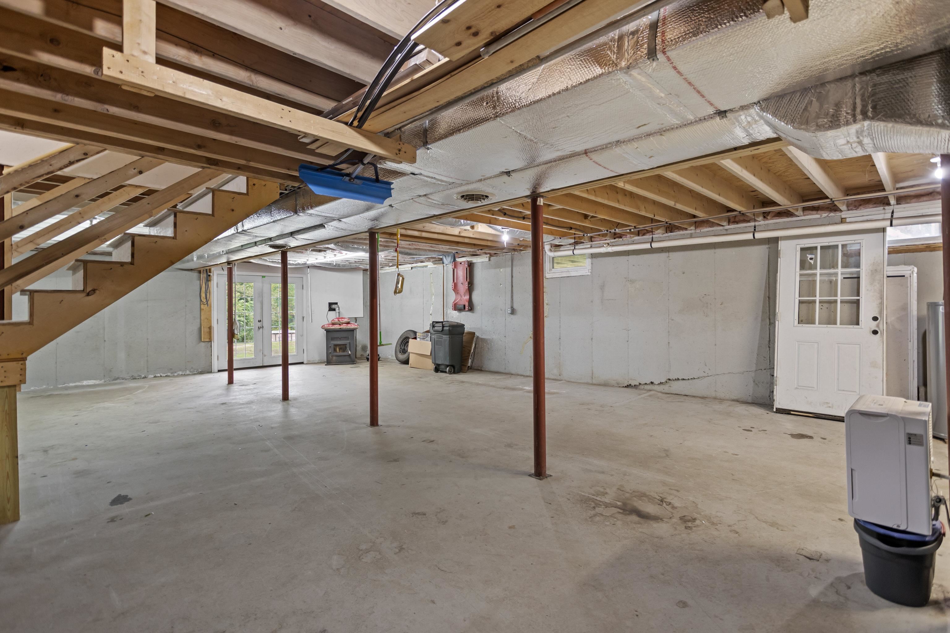 681 West Road Property Photo 29