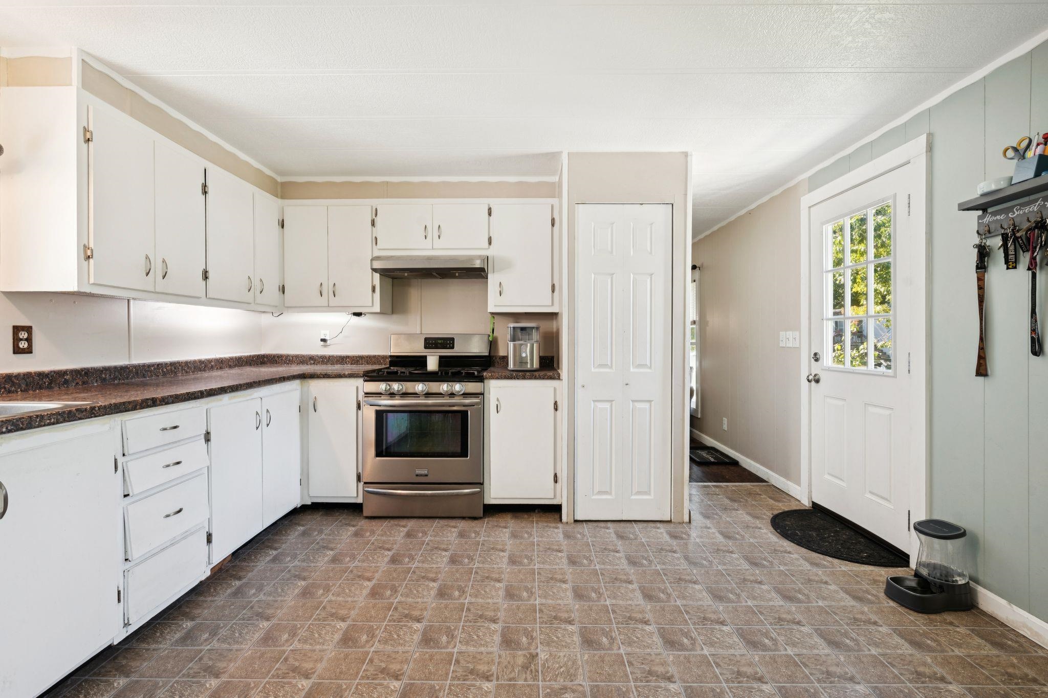 134 Estate Drive Property Photo 7