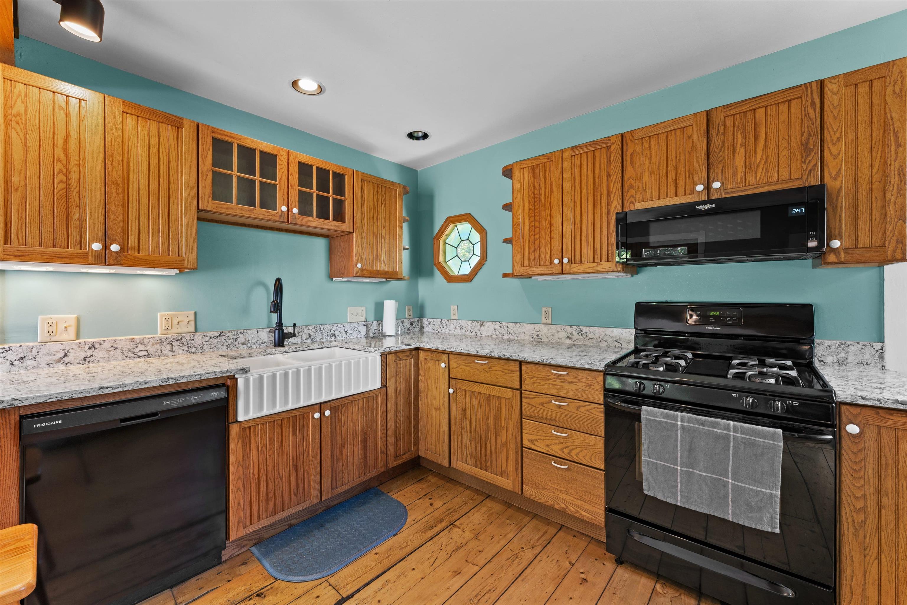 513 N Shore Road Property Photo 3