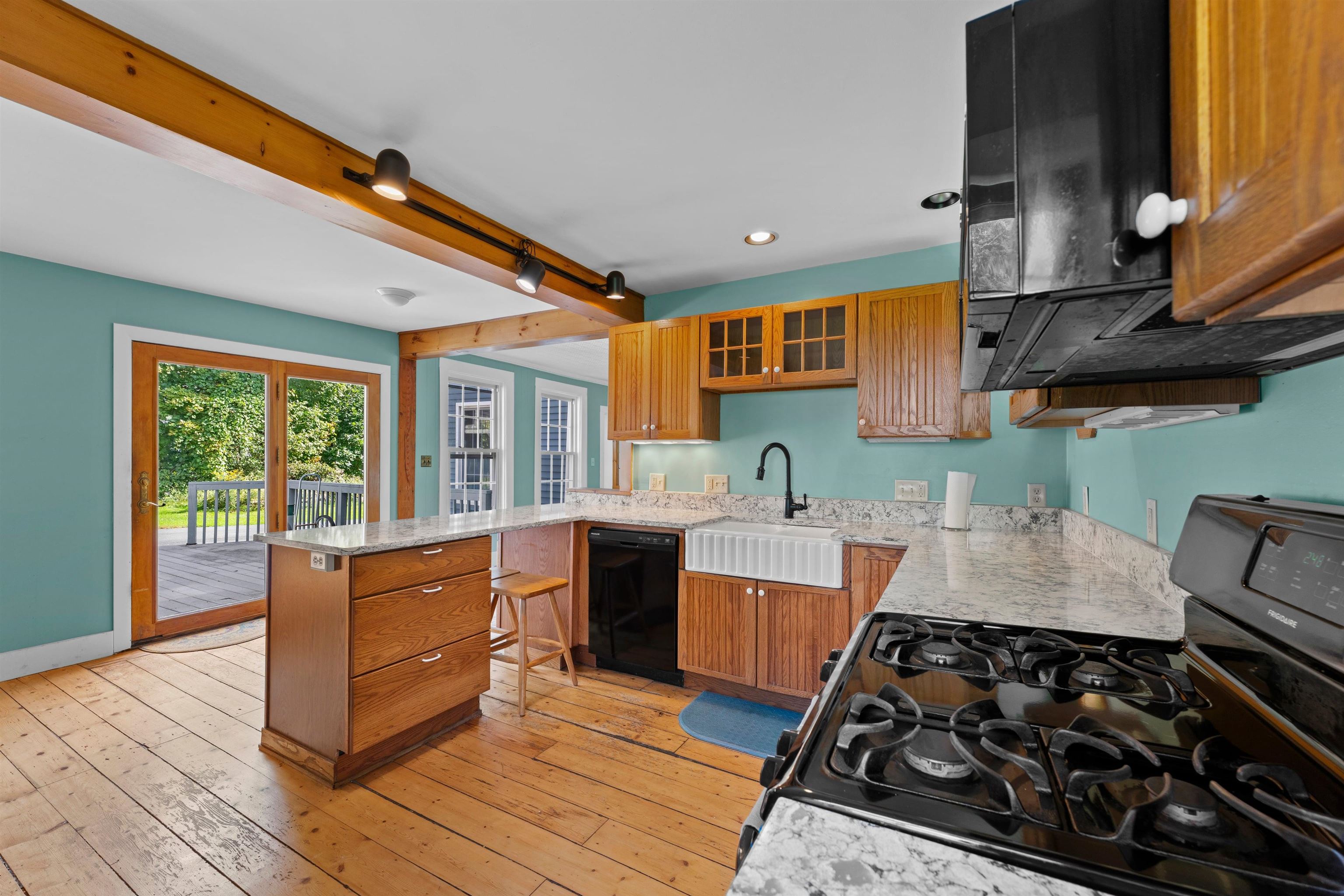 513 N Shore Road Property Photo 4