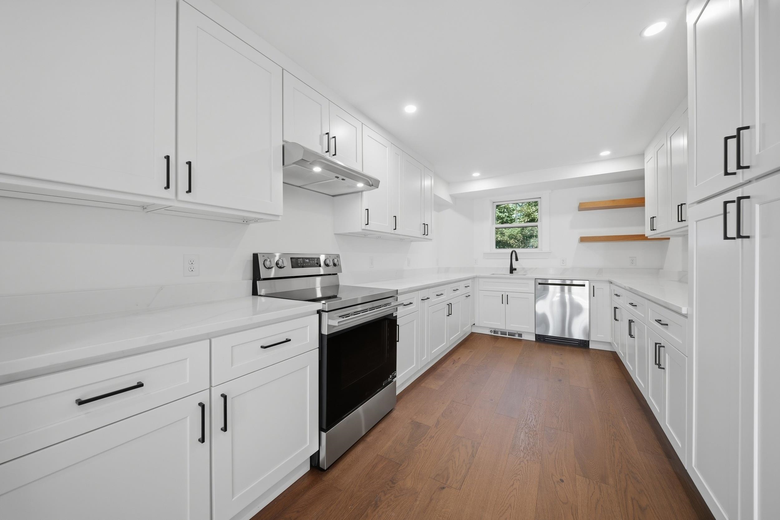 8 Depot Street Property Photo 9