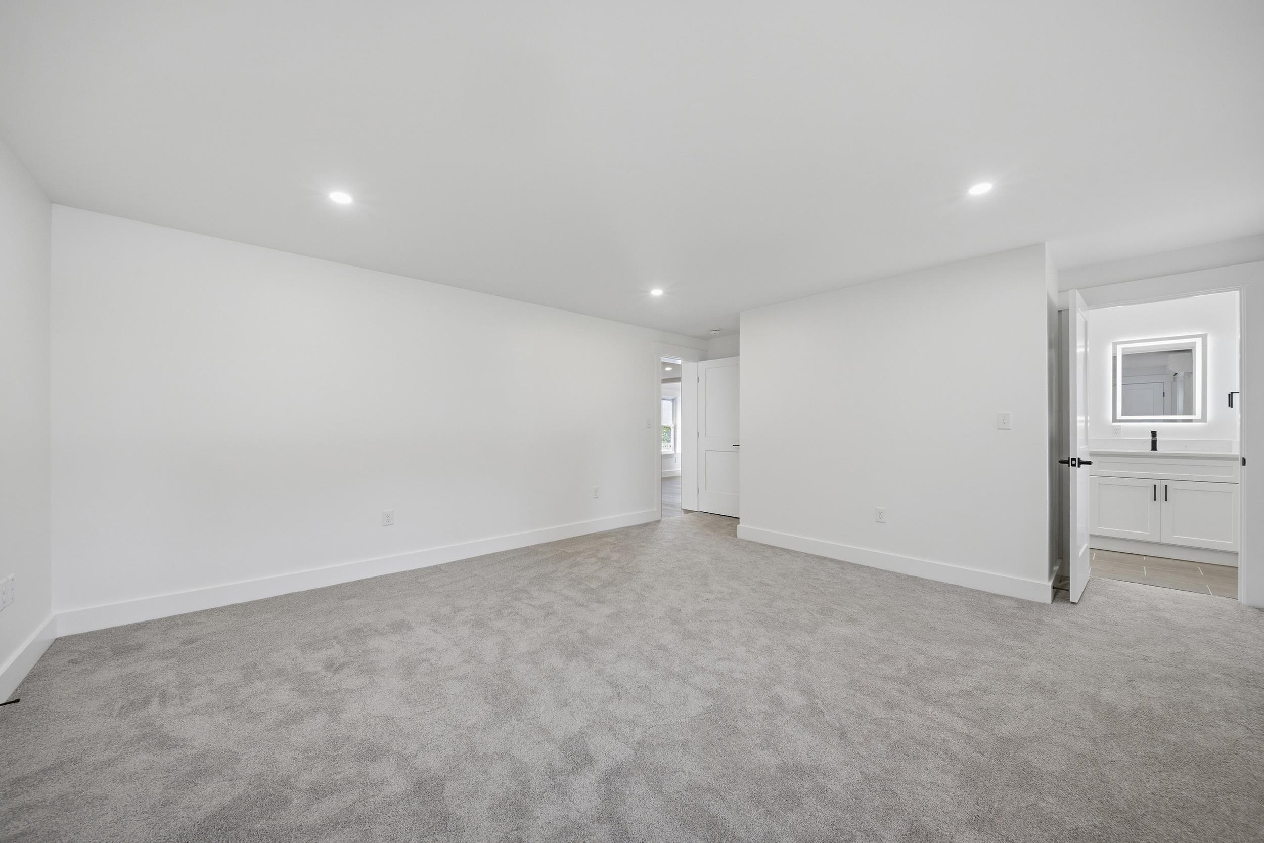 8 Depot Street Property Photo 16