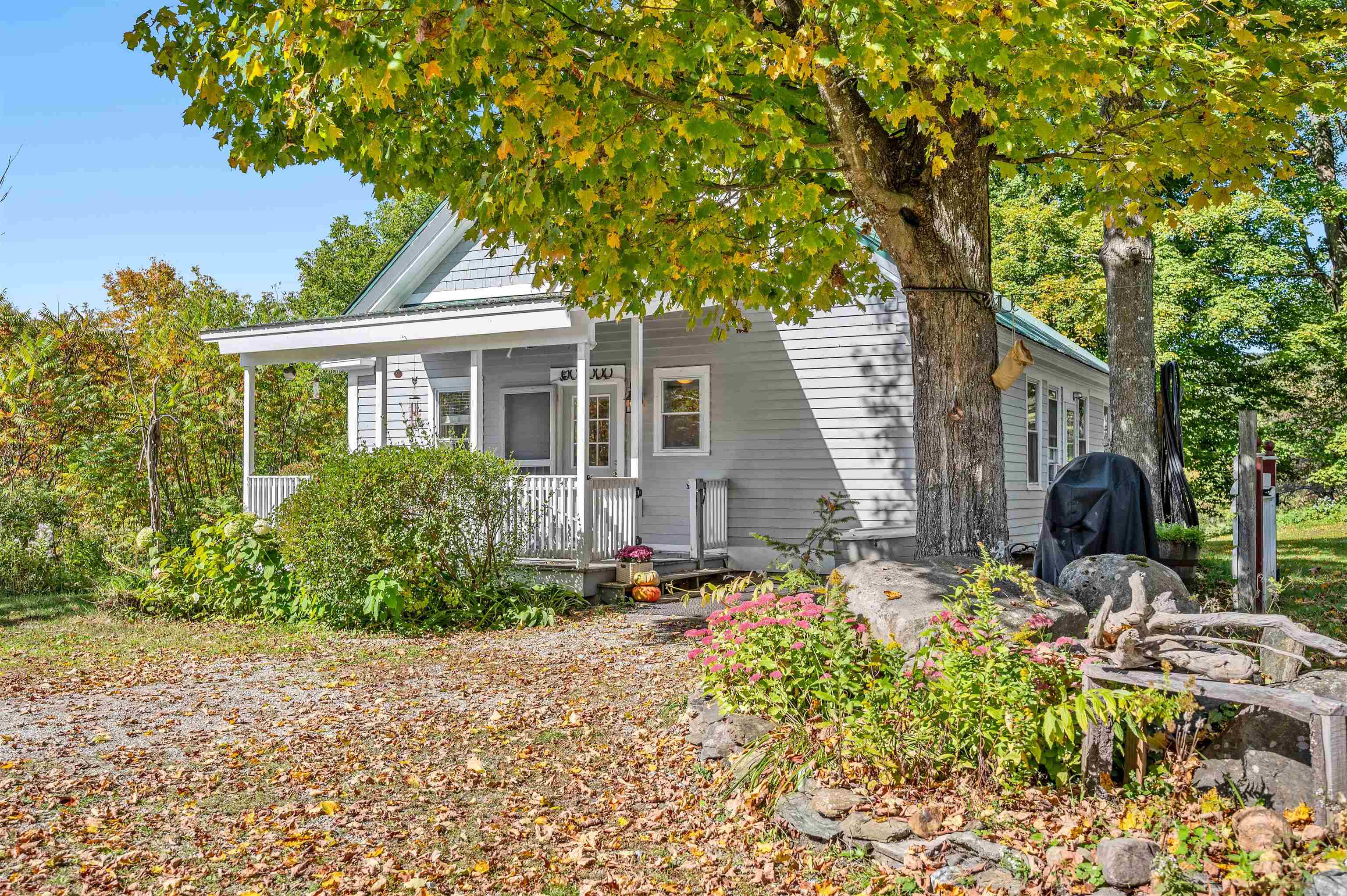 902 Needles Eye Road Property Photo 1