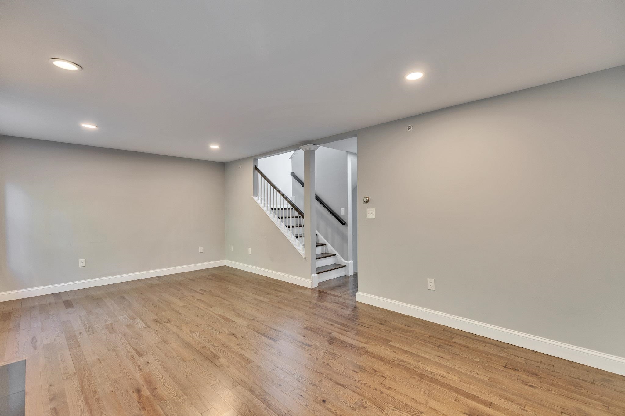 1465 Hooksett Road Property Photo 17