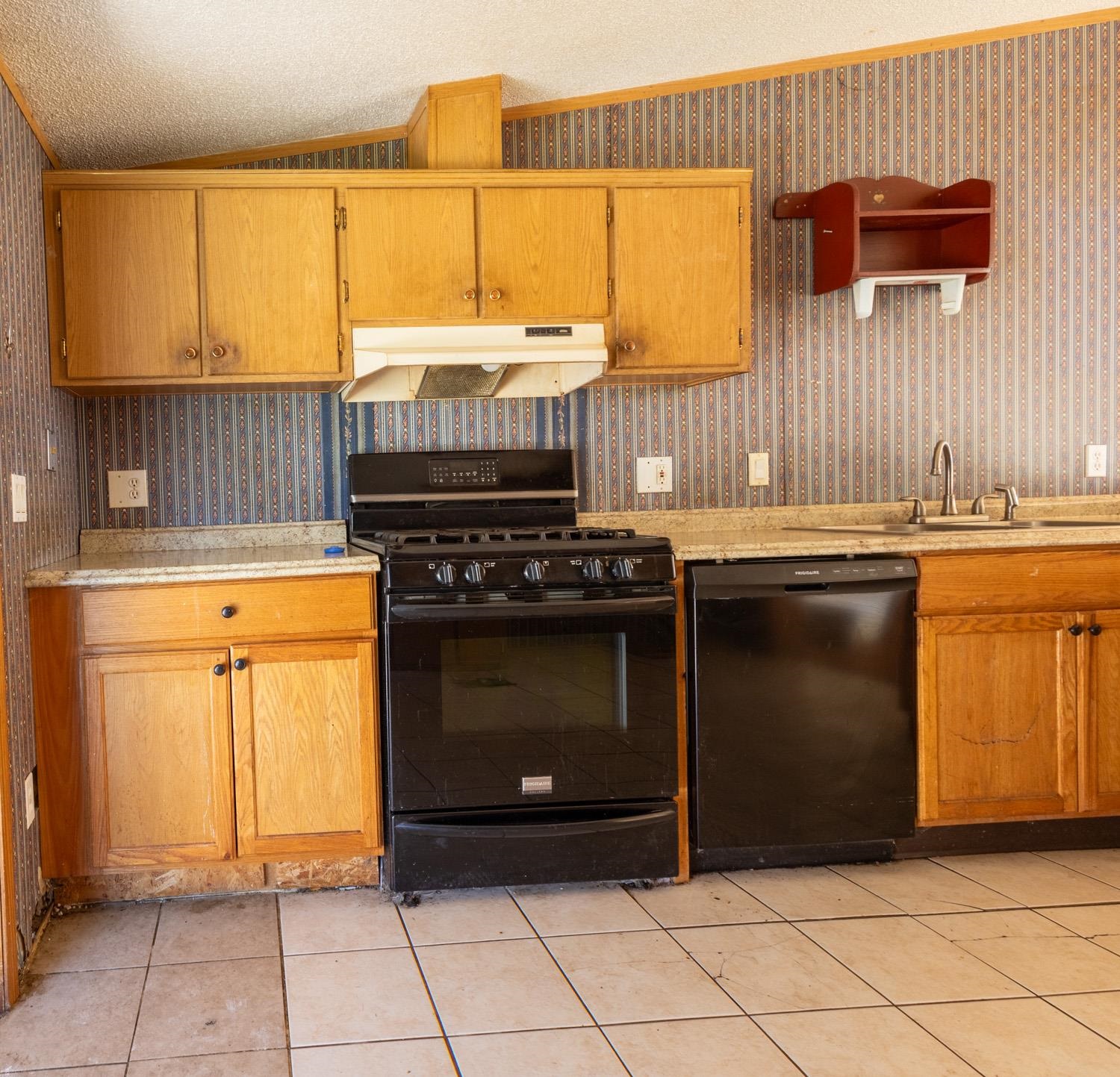 183 Railroad Street Property Photo 7