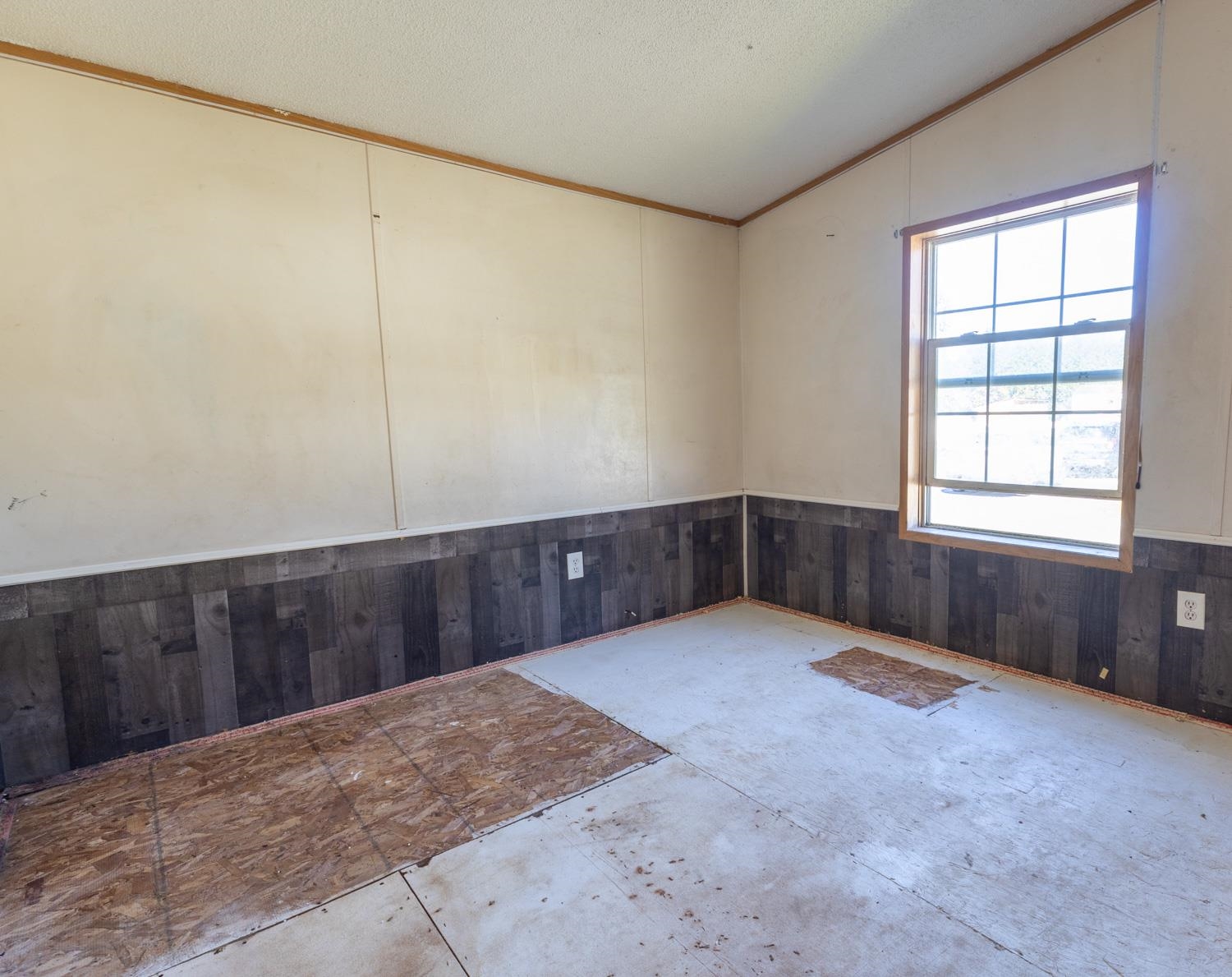 183 Railroad Street Property Photo 19