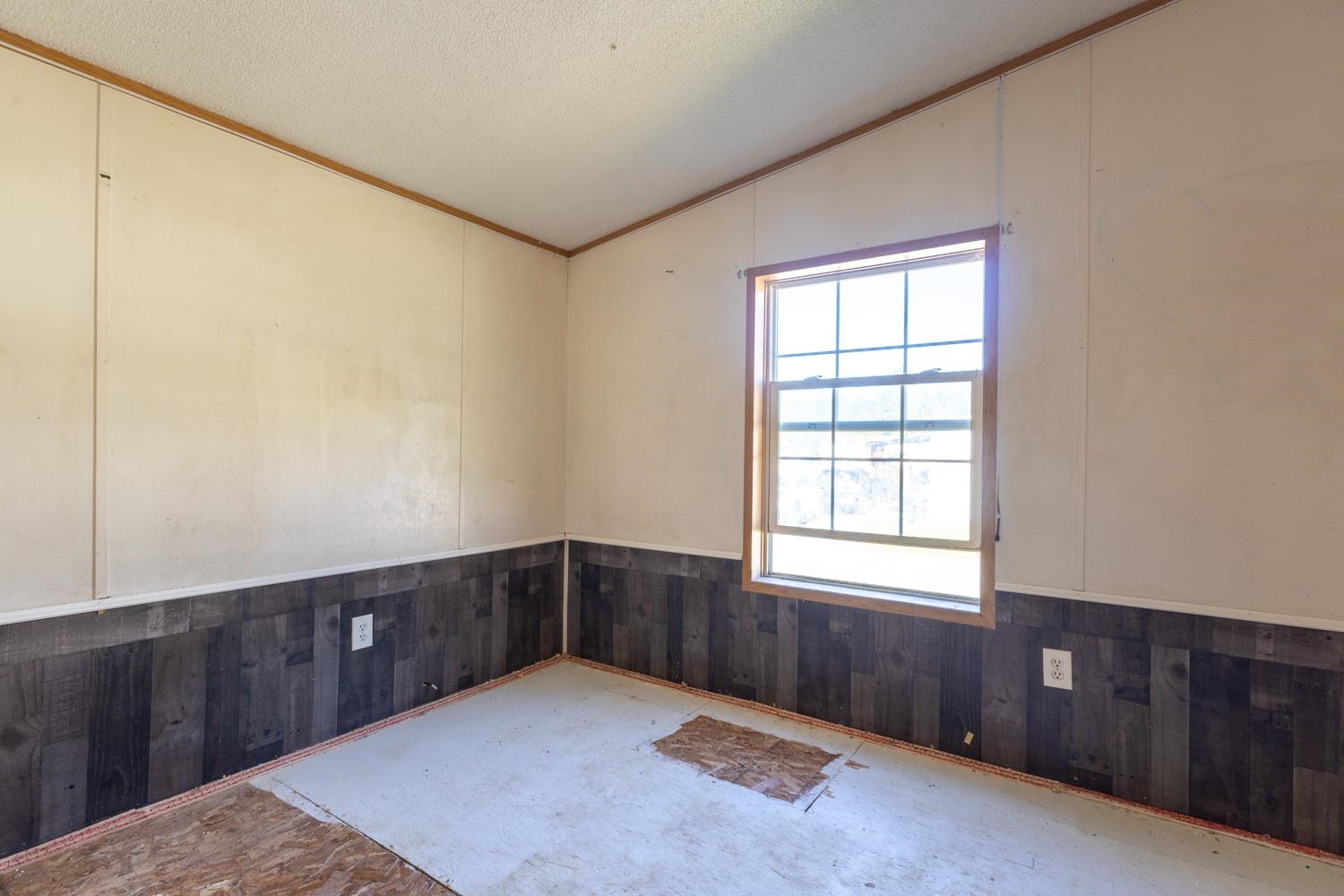 183 Railroad Street Property Photo 20
