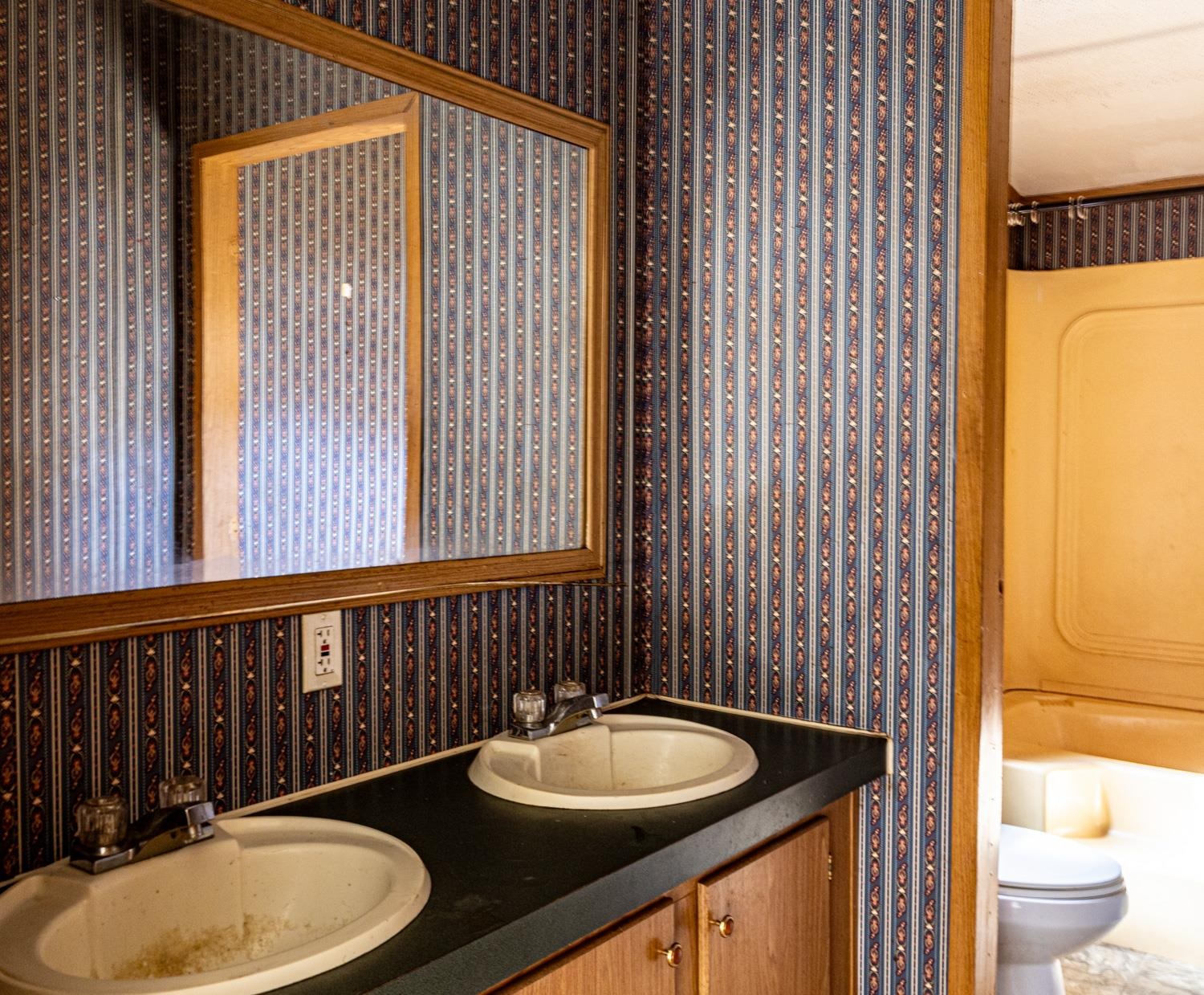 183 Railroad Street Property Photo 22