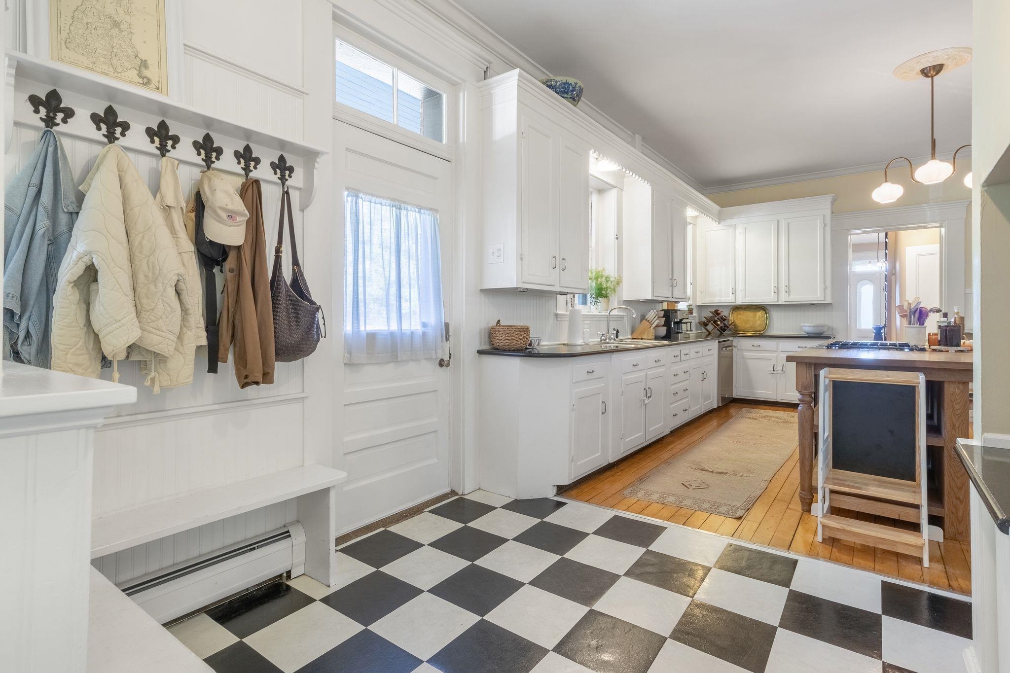 75 South Street Property Photo 26
