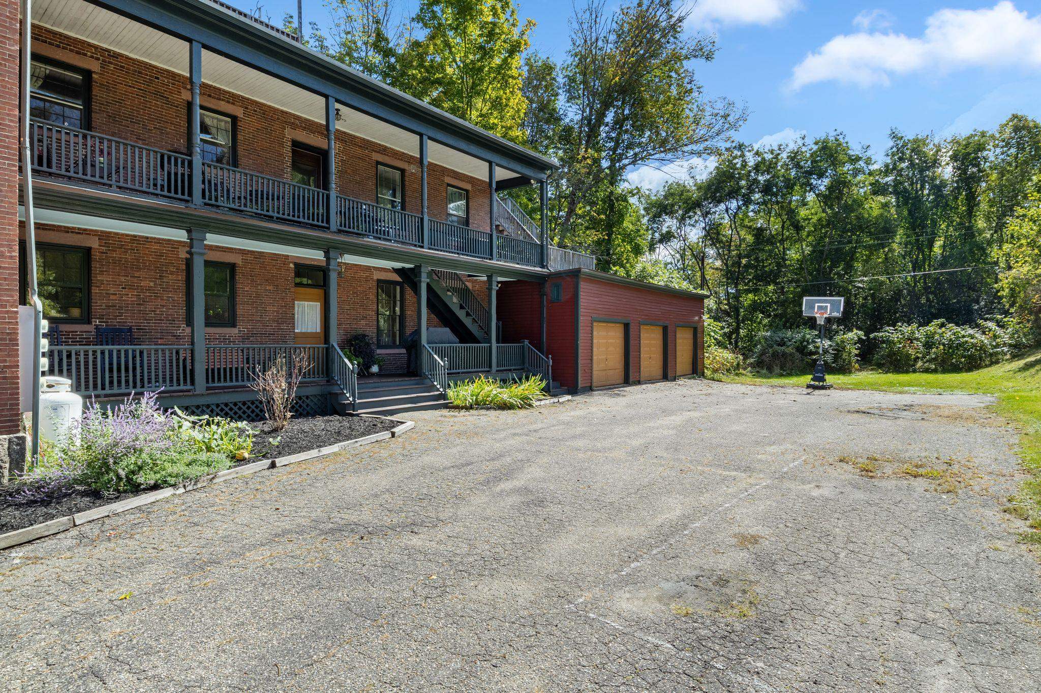 75 South Street Property Photo 44