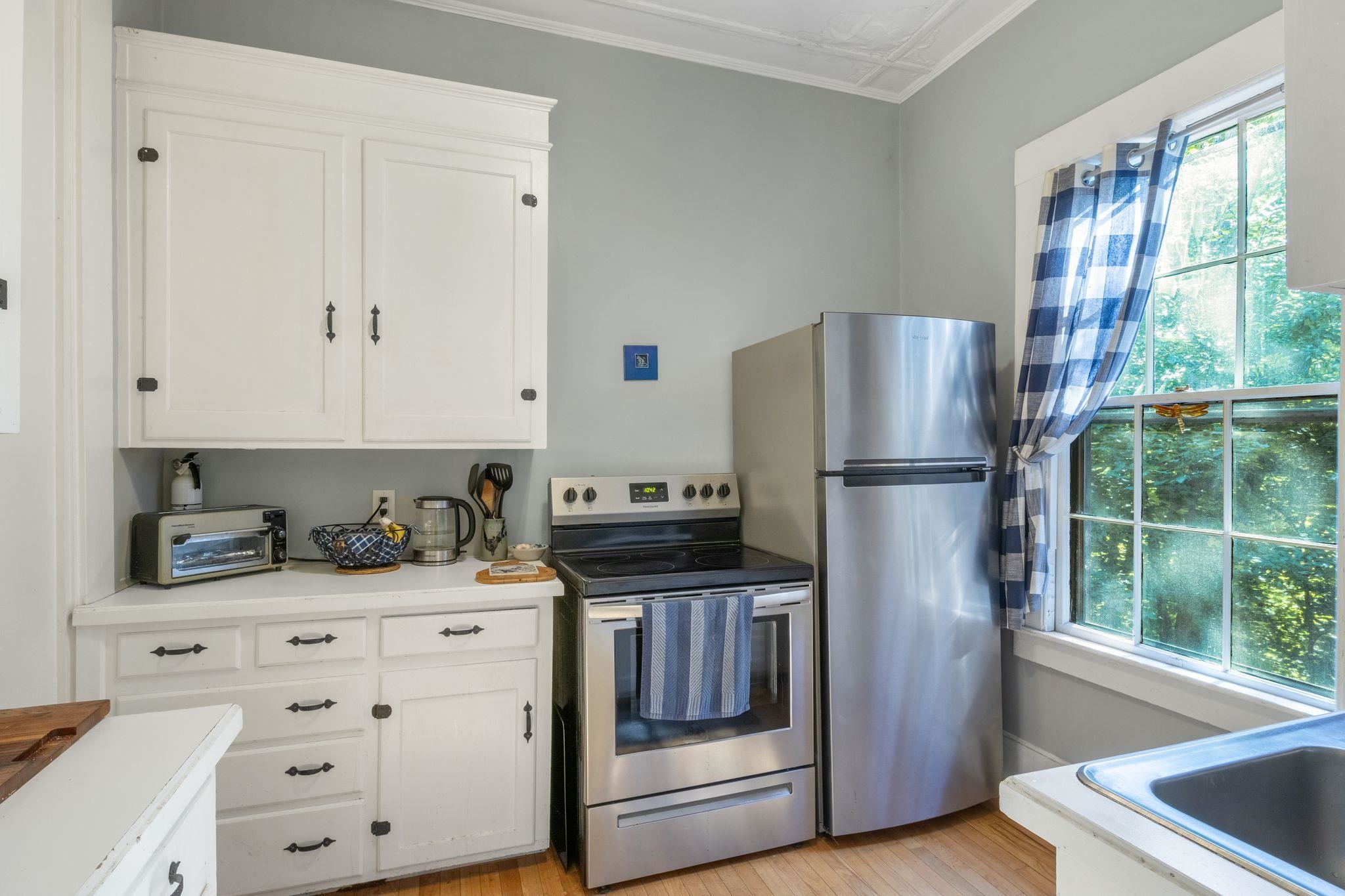 75 South Street Property Photo 49