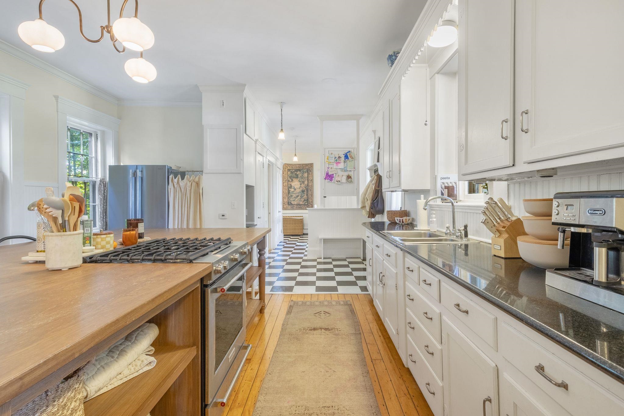 75 South Street Property Photo 12