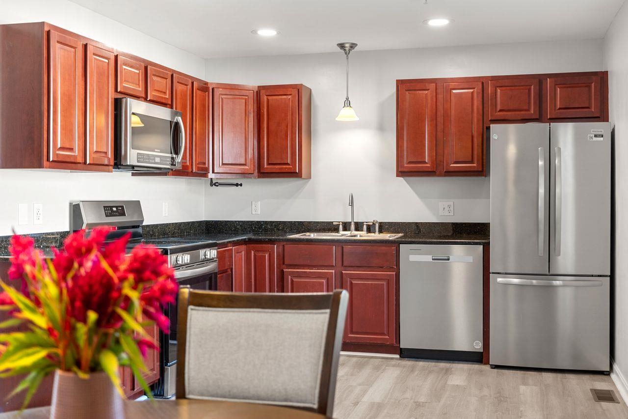 162 Karatzas Avenue Property Photo 15