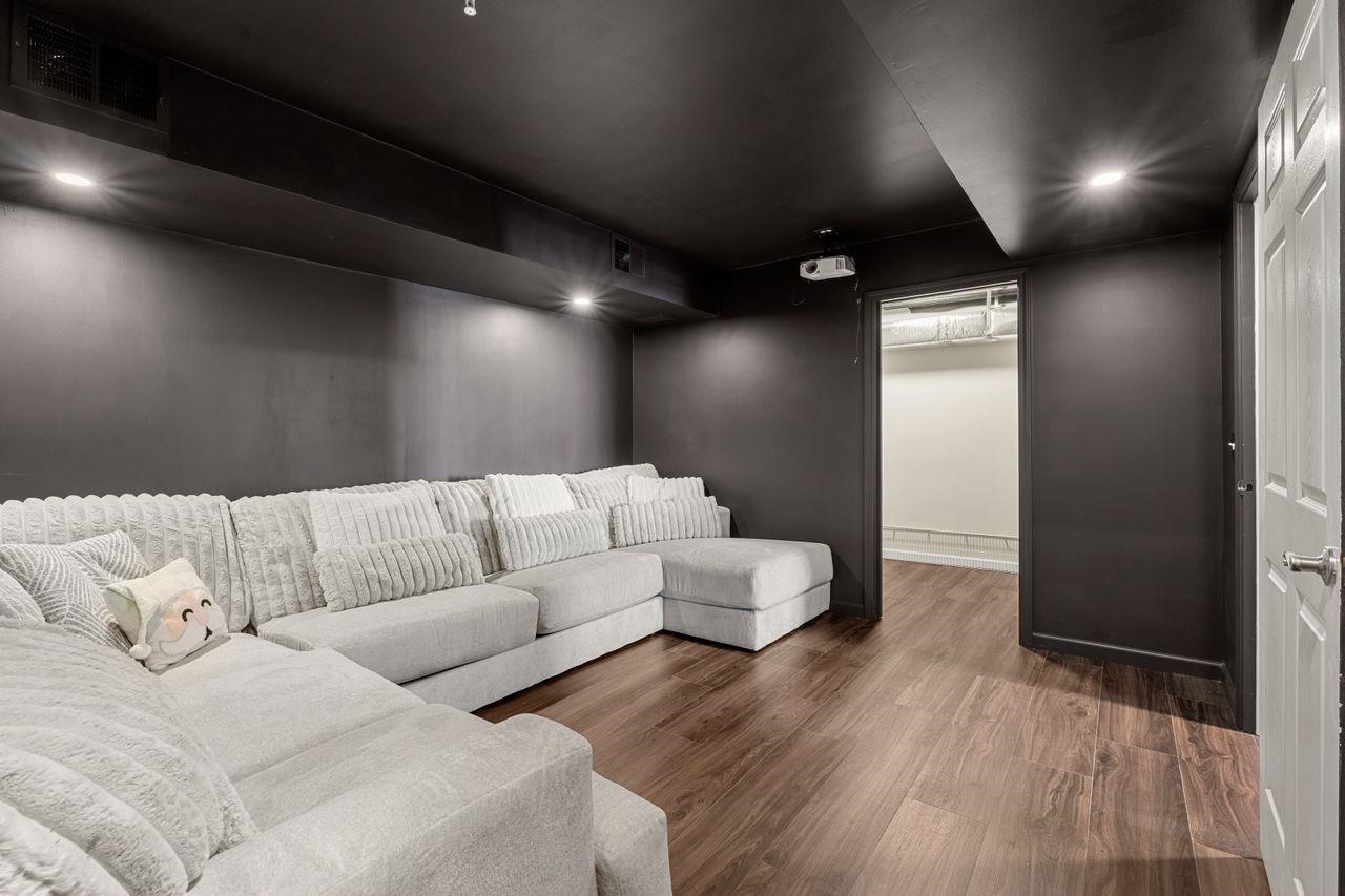 162 Karatzas Avenue Property Photo 32