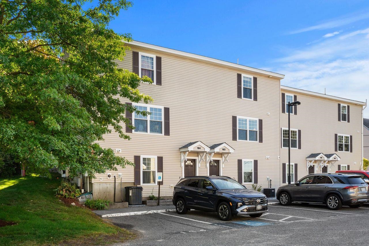 162 Karatzas Avenue Property Photo 37