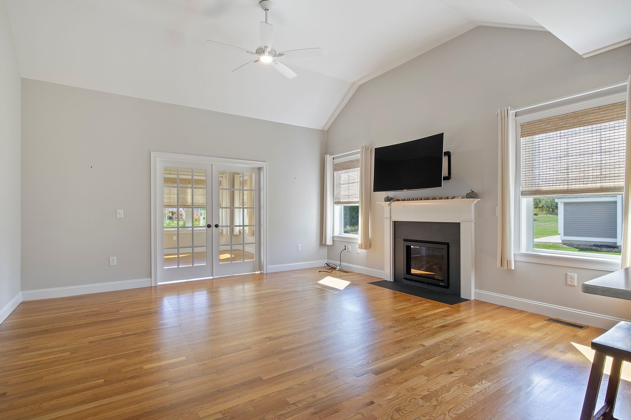 49 Cherry Hill Drive Property Photo 12