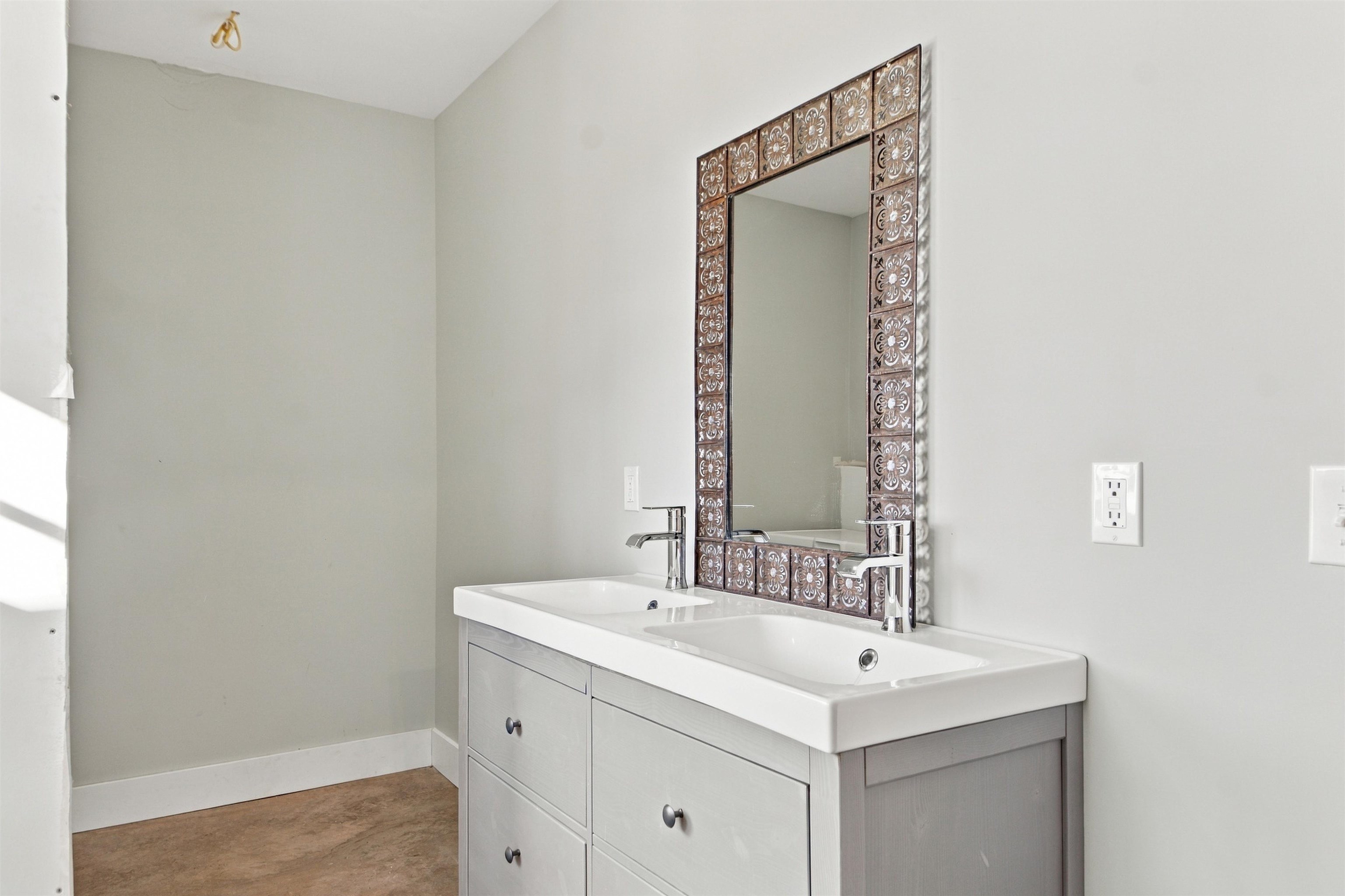 730 Ring Road Property Photo 42