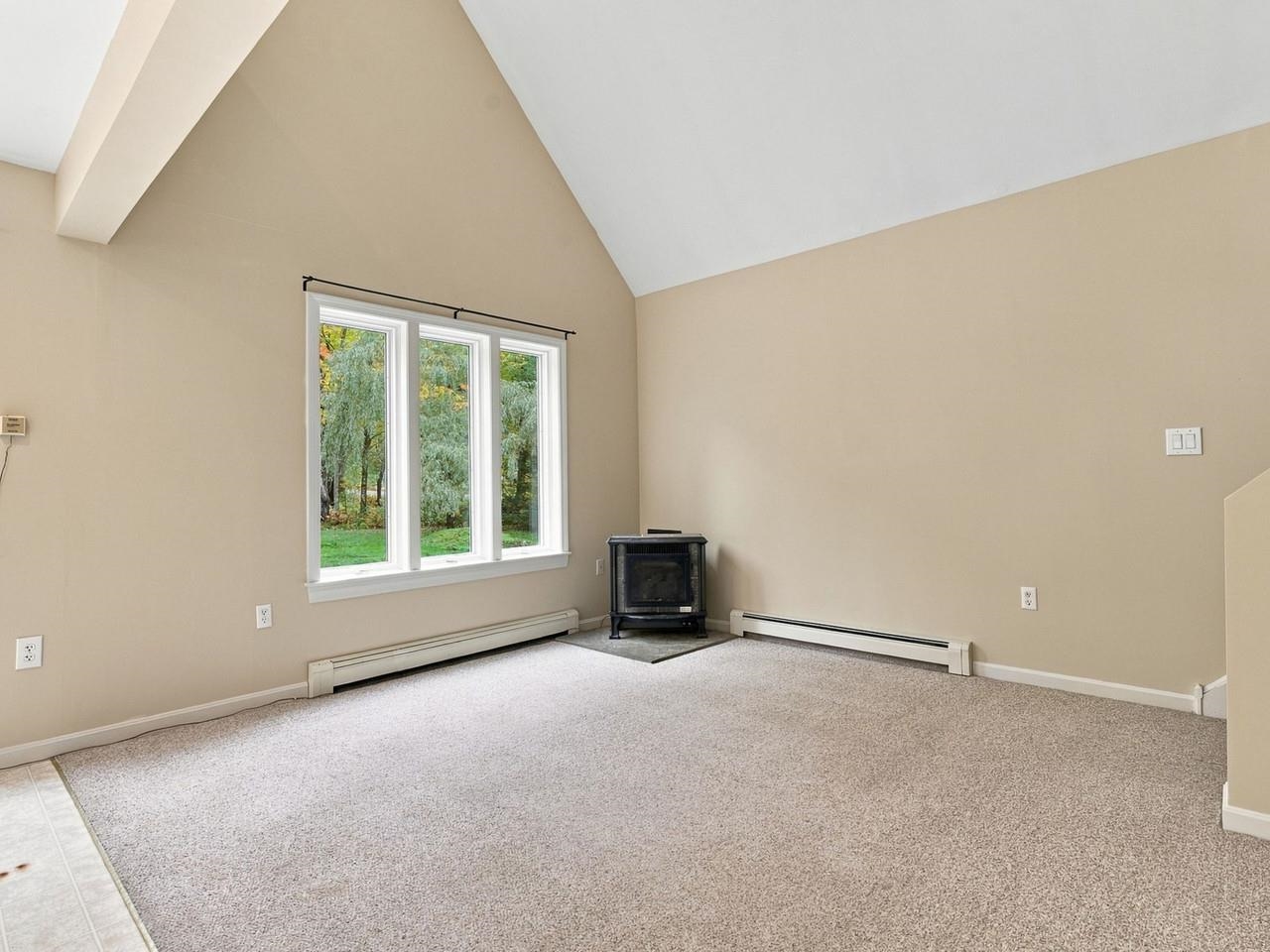 32 Pine Street Property Photo 30