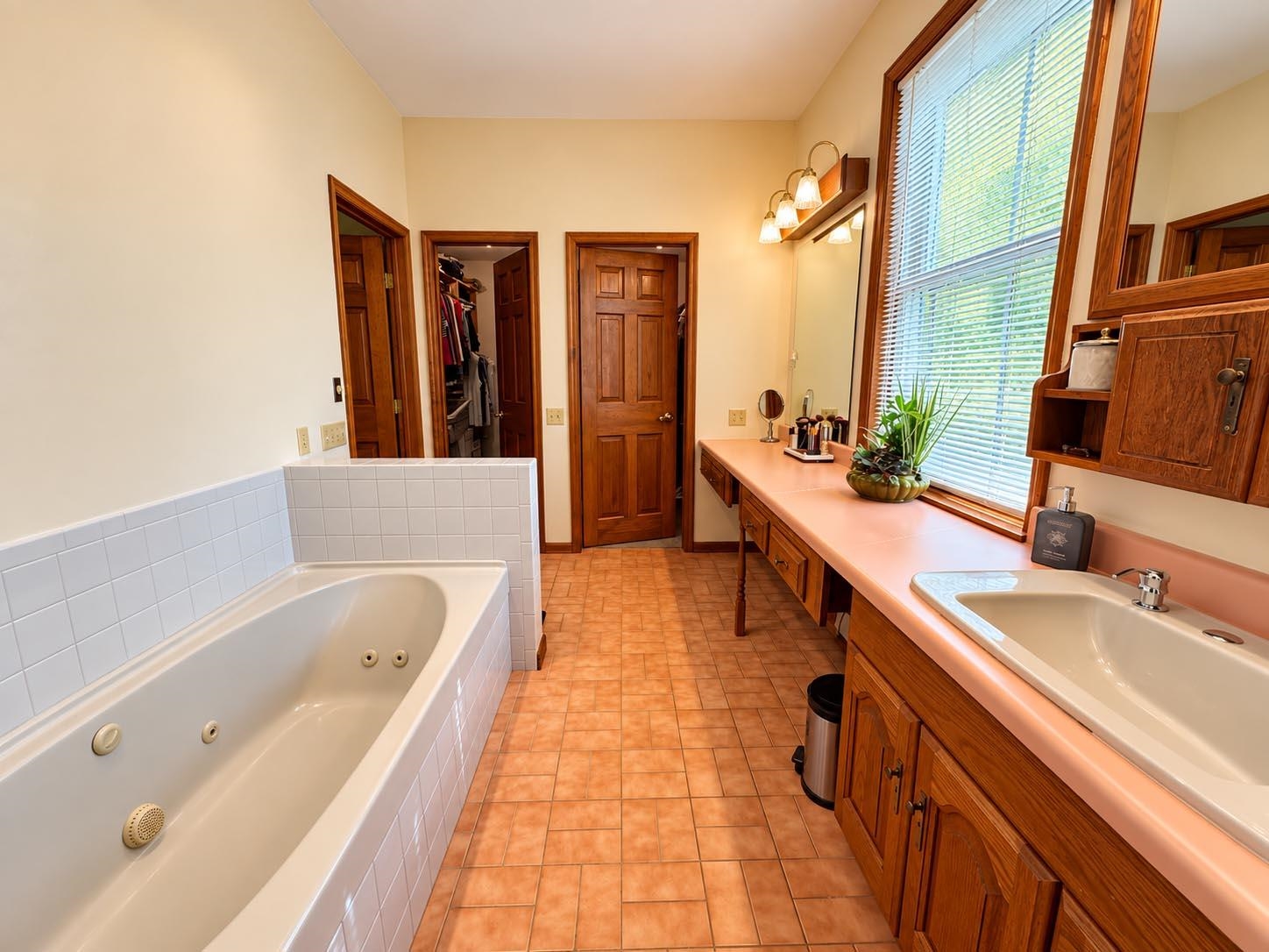 370 Southshire Drive Property Photo 19