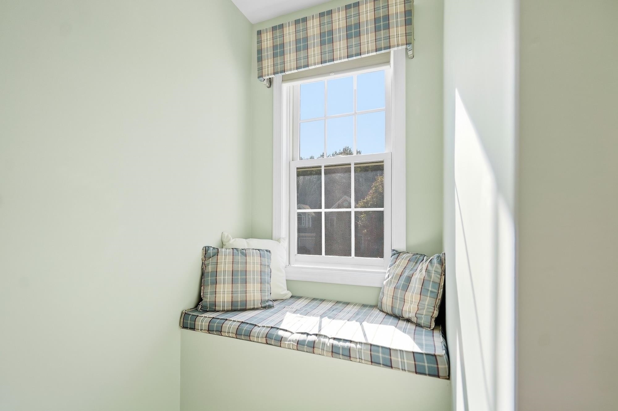 78 Overlake Drive Property Photo 39