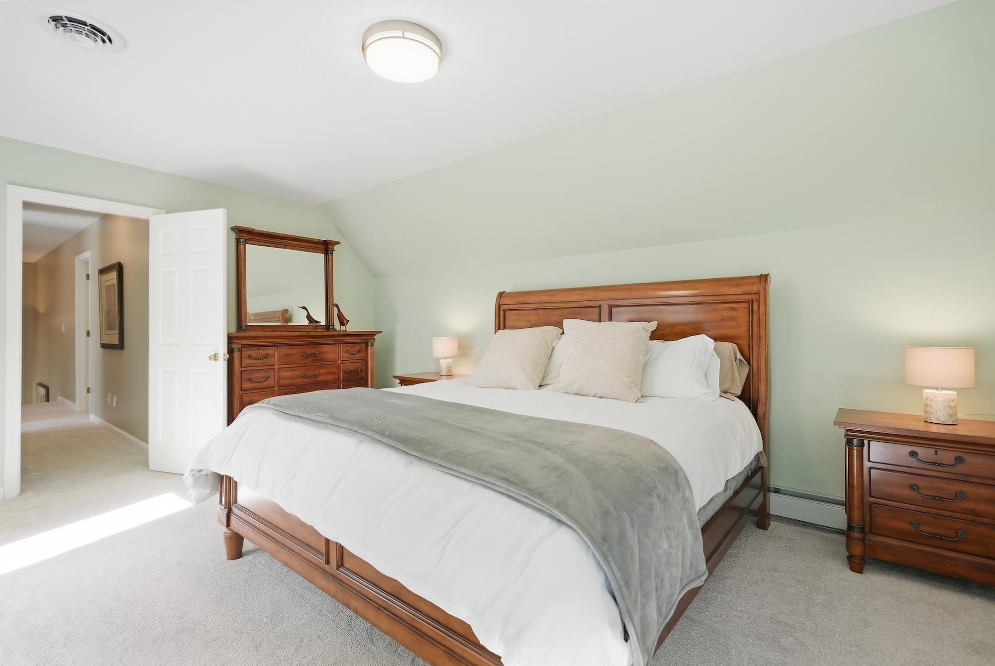 78 Overlake Drive Property Photo 40