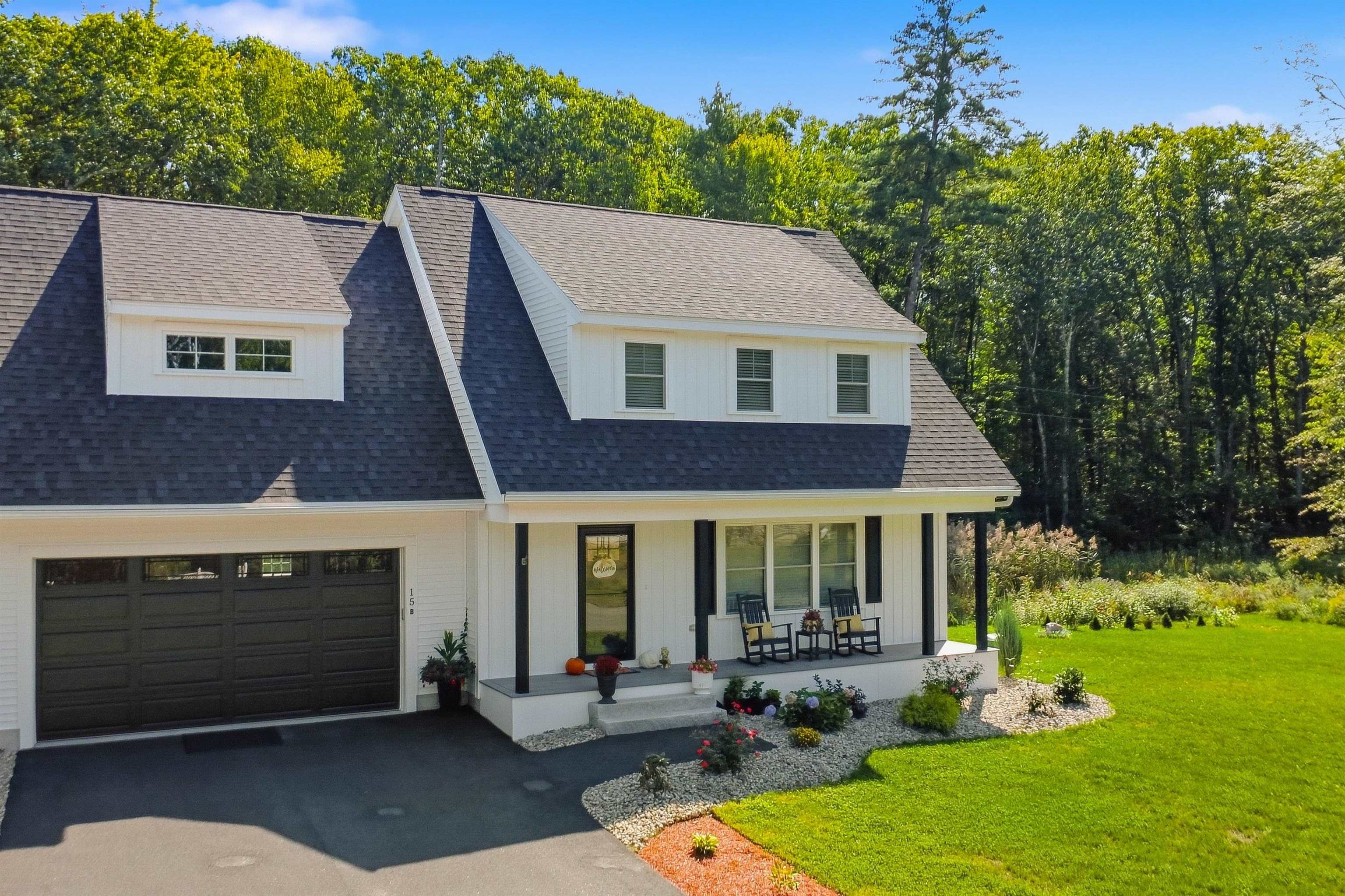 15b Autumn Circle Property Photo 1