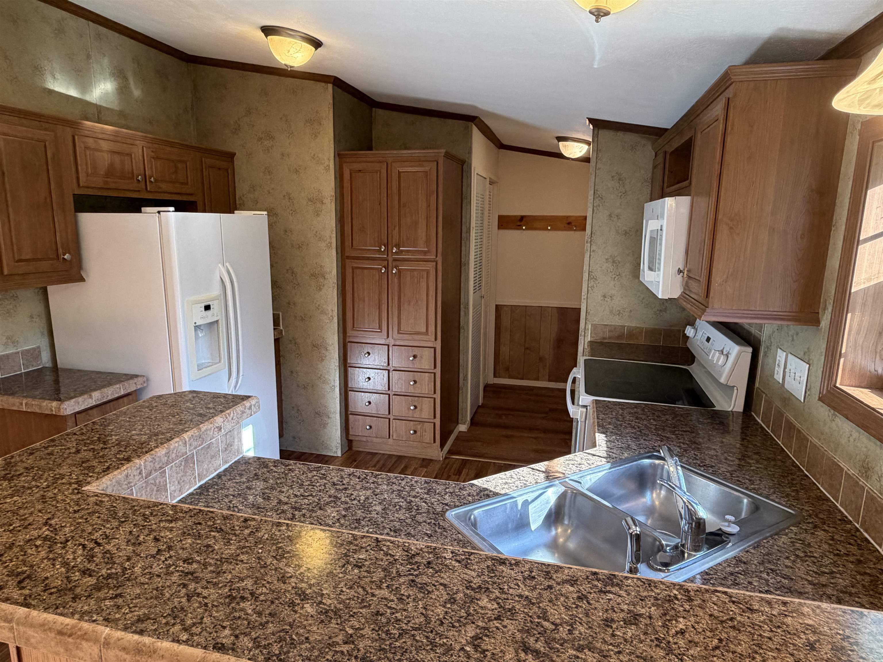 99 River Road Property Photo 23