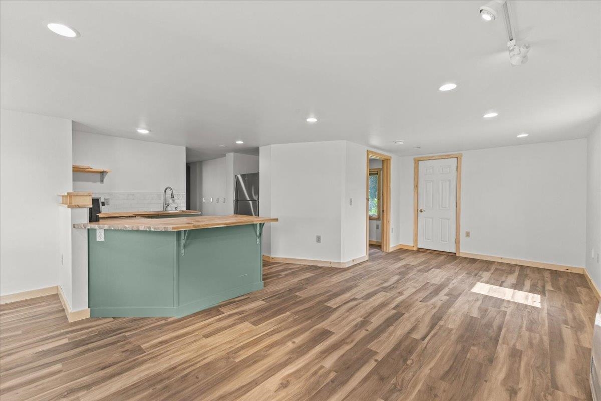 32 Goodell Avenue Property Photo 8