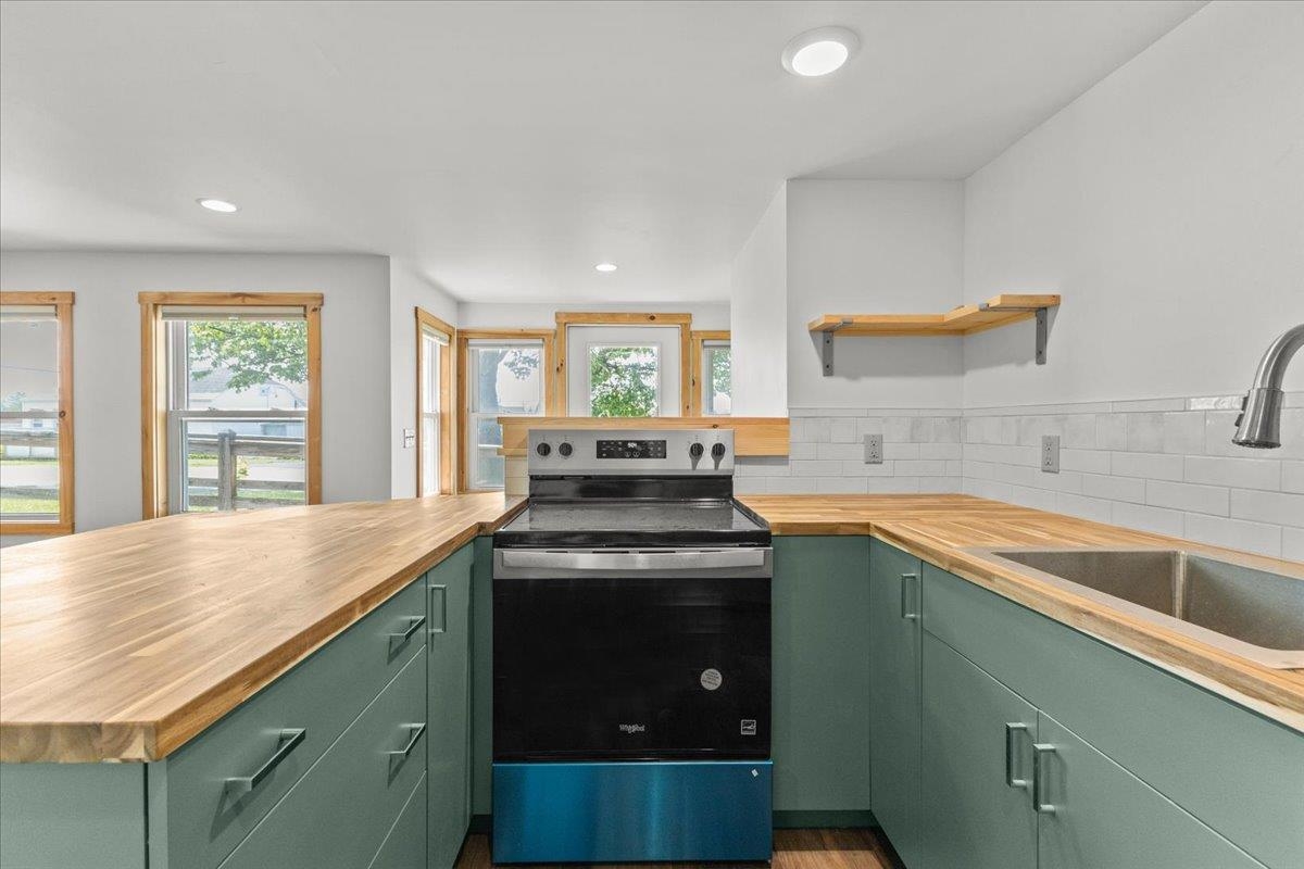 32 Goodell Avenue Property Photo 12