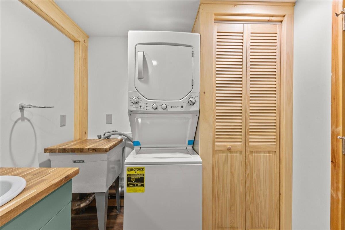 32 Goodell Avenue Property Photo 20