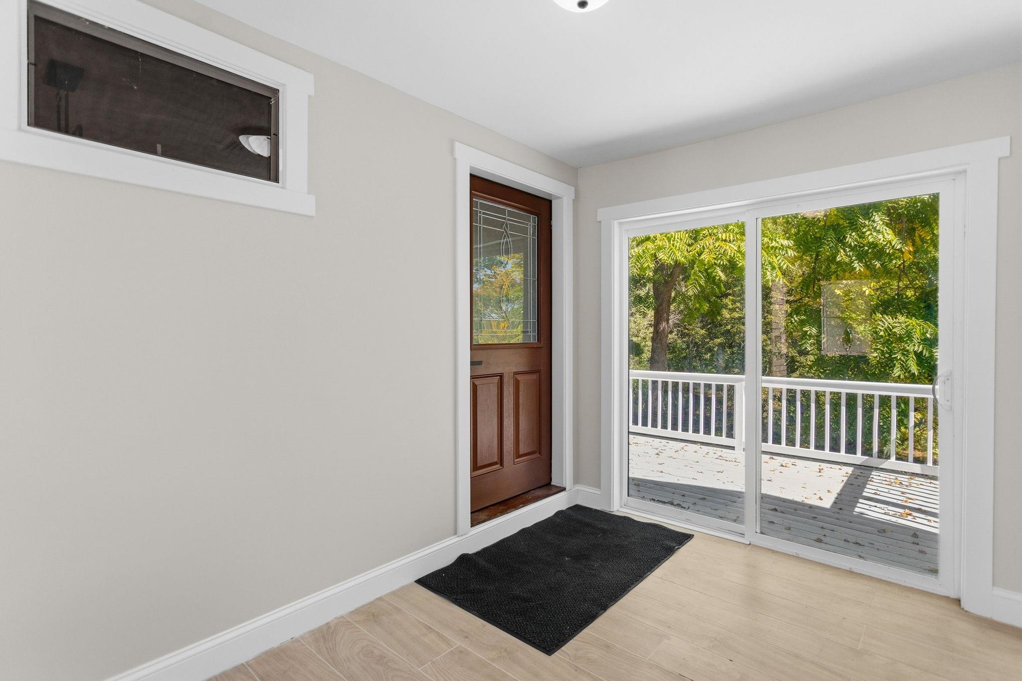 755 Mammoth Road Property Photo 13