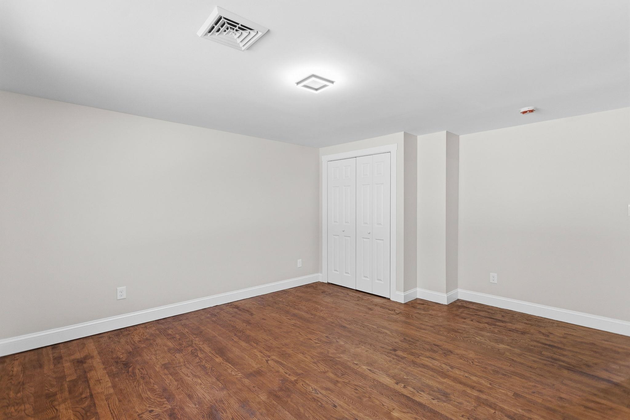 755 Mammoth Road Property Photo 31