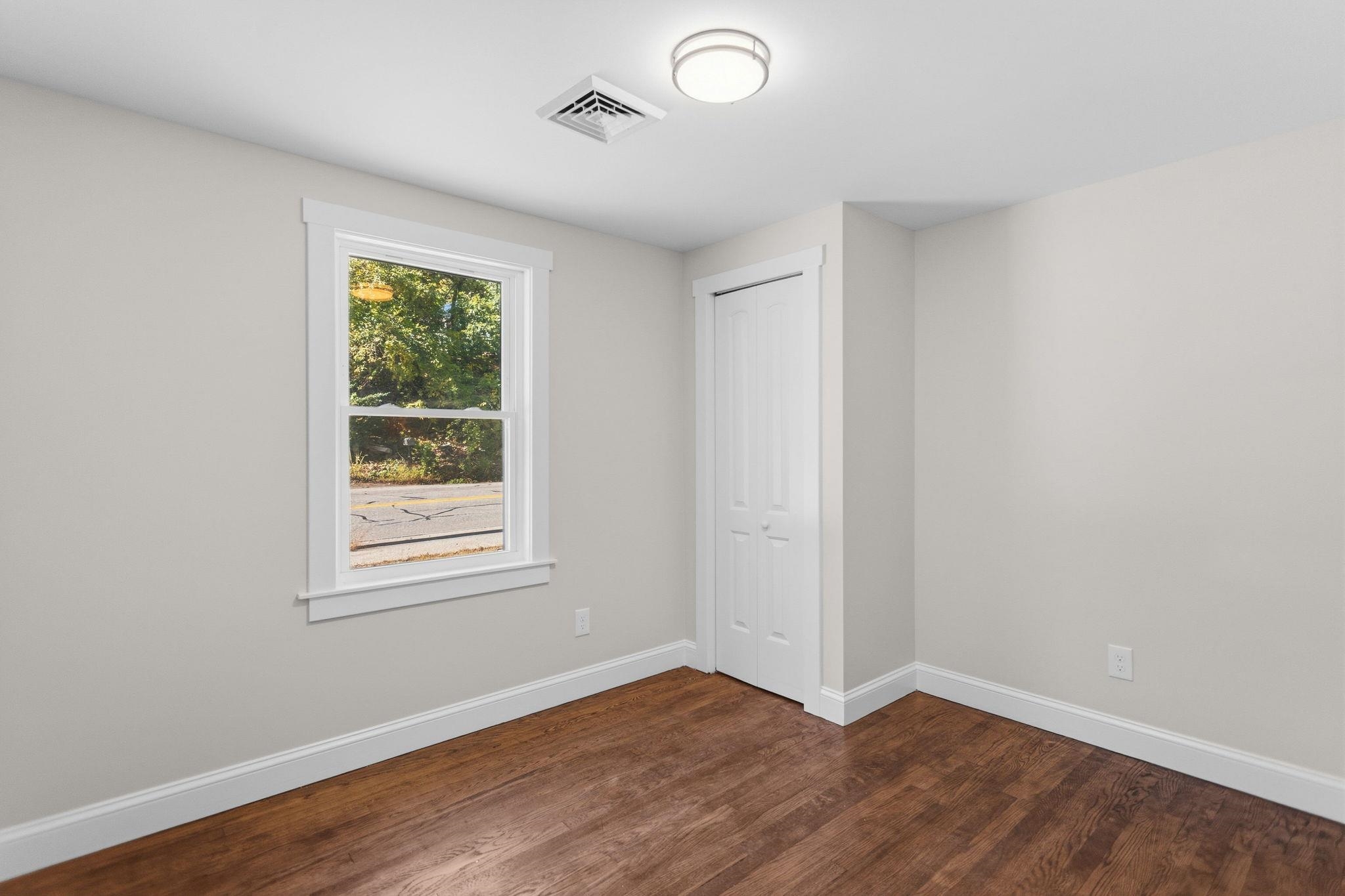 755 Mammoth Road Property Photo 40