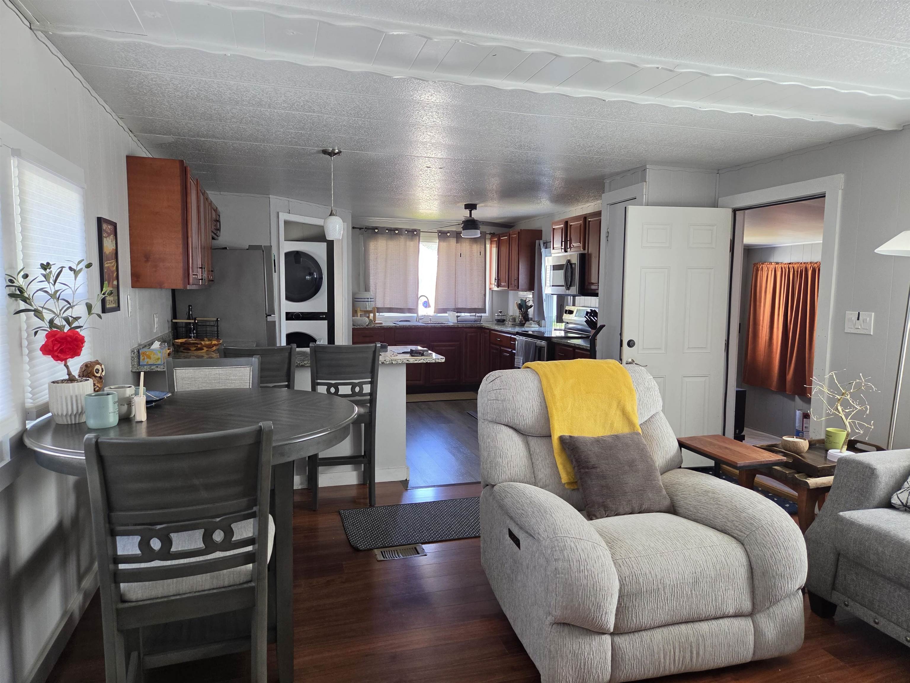 59 Avenue B Property Photo 10