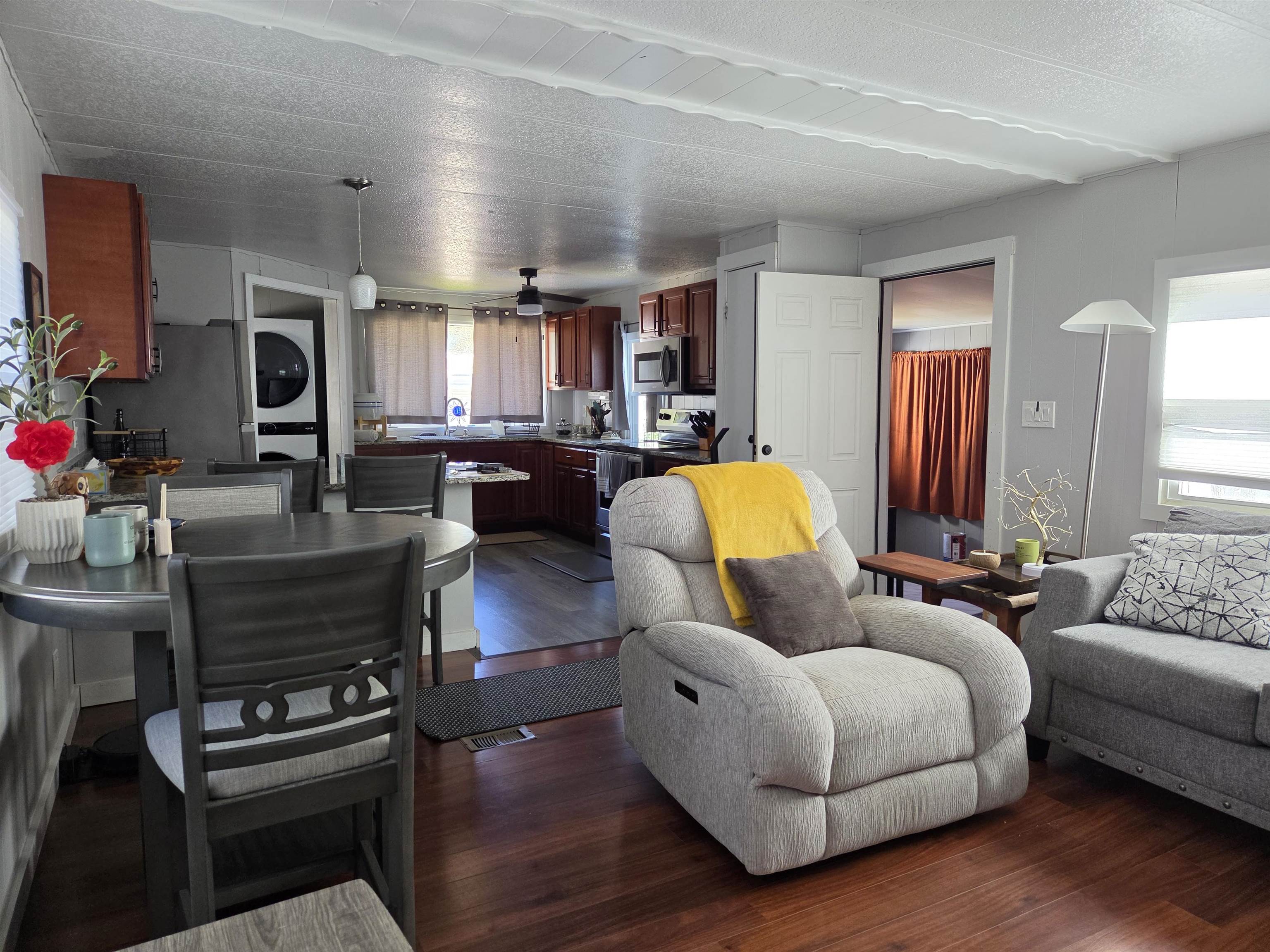 59 Avenue B Property Photo 12