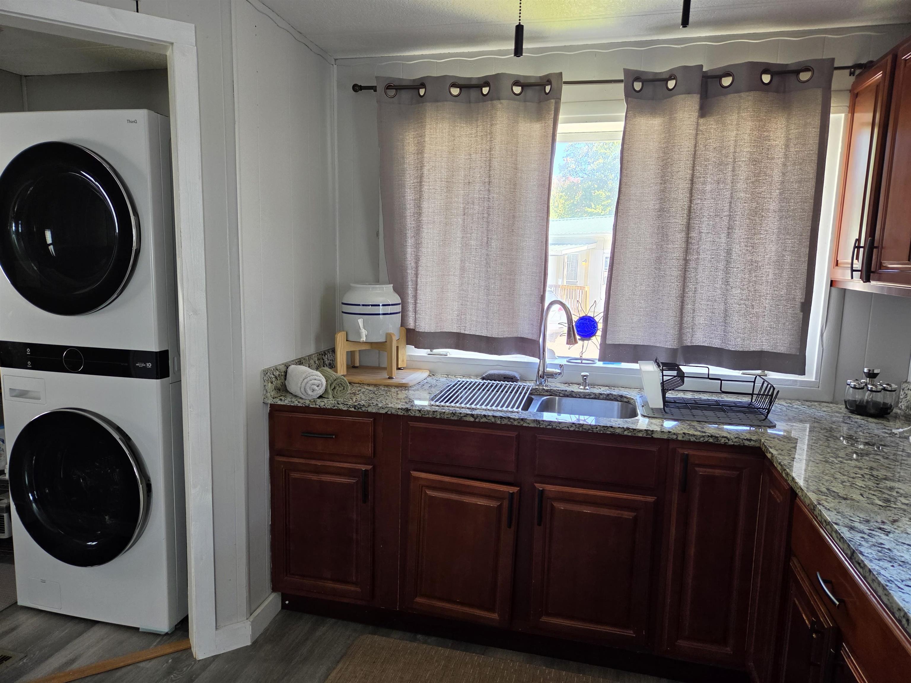 59 Avenue B Property Photo 14