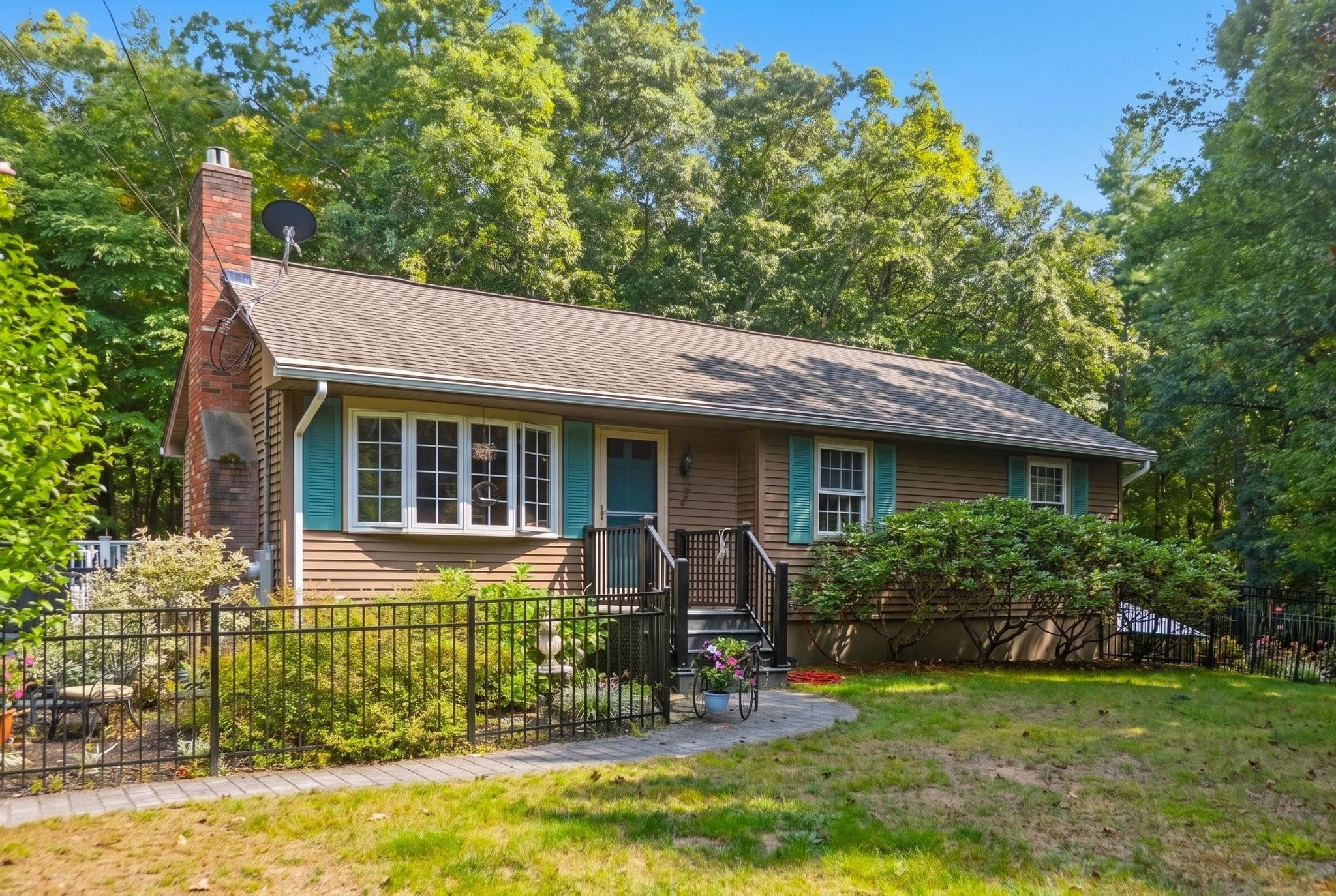 17 Maple Street Property Photo 1