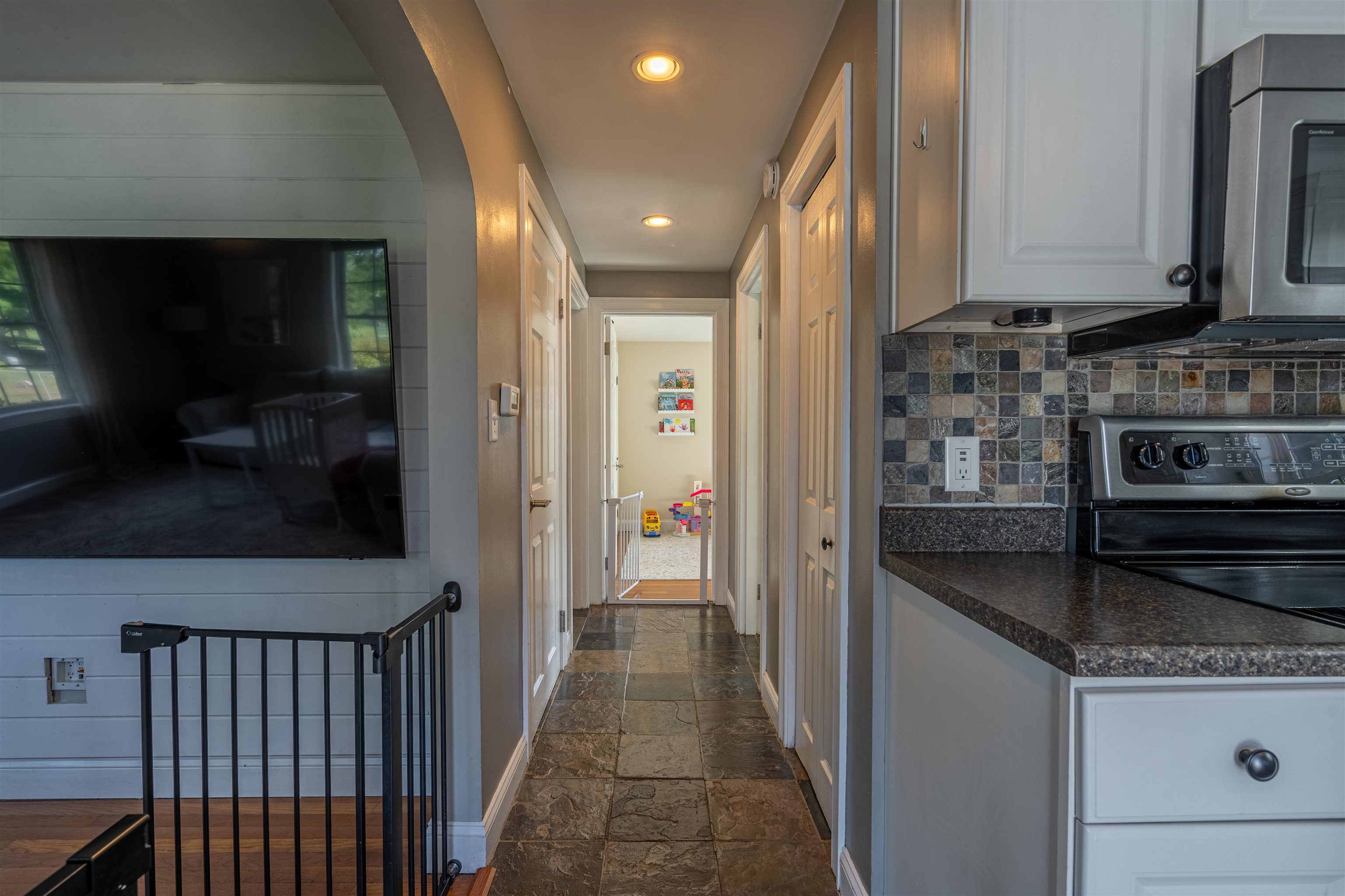 26 Saint Josephs Drive Property Photo 8