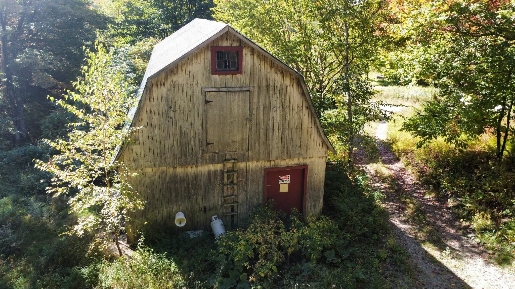 689 Black Falls Extension Property Photo 15
