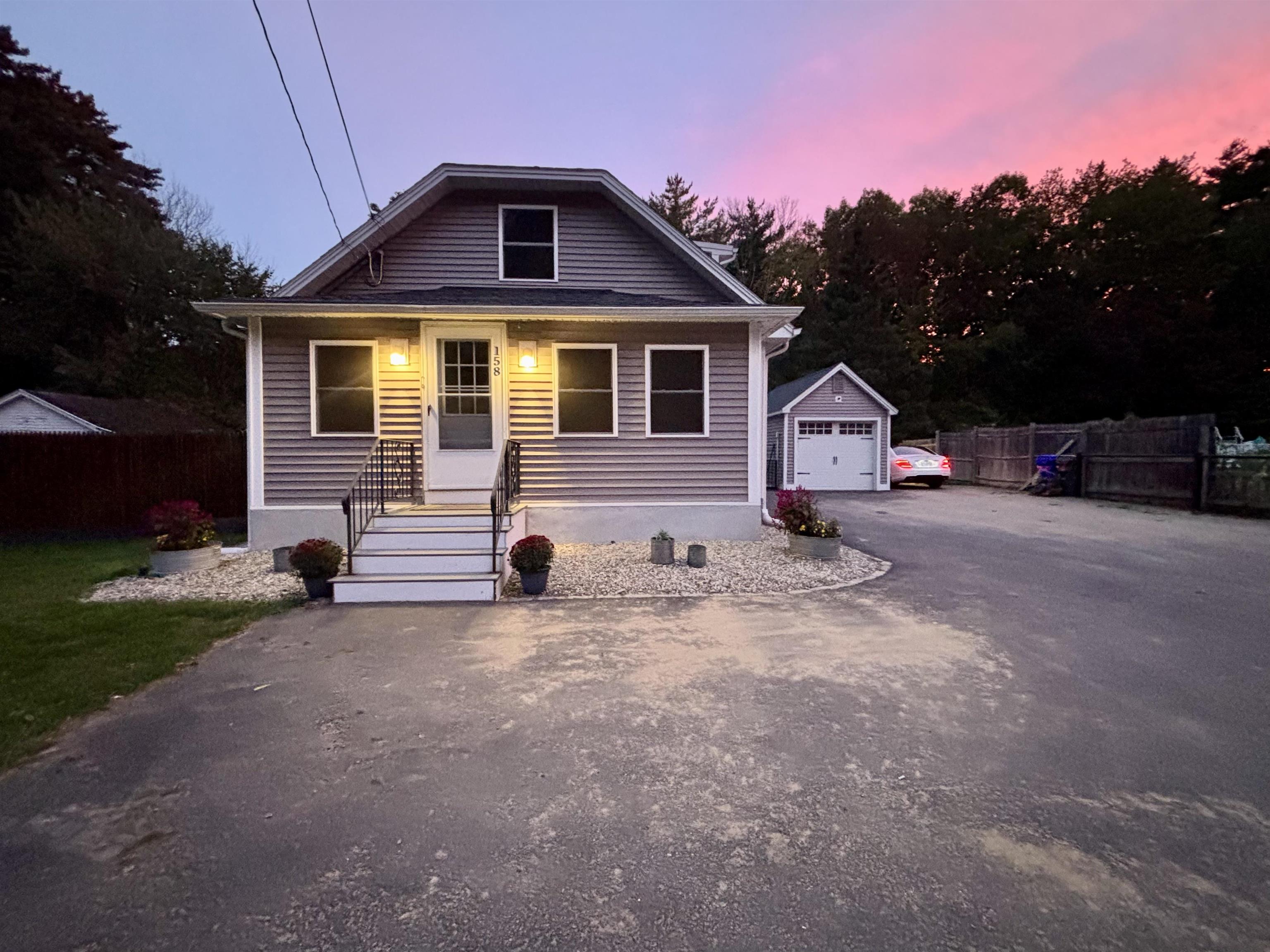 158 E Main Street Property Photo 1